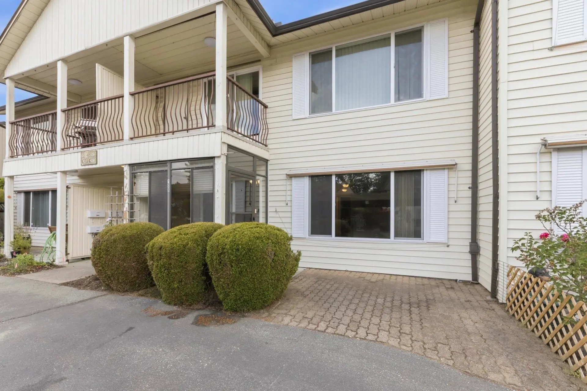 Property at #108 2853 W Bourquin Crescent, Abbotsford, BC