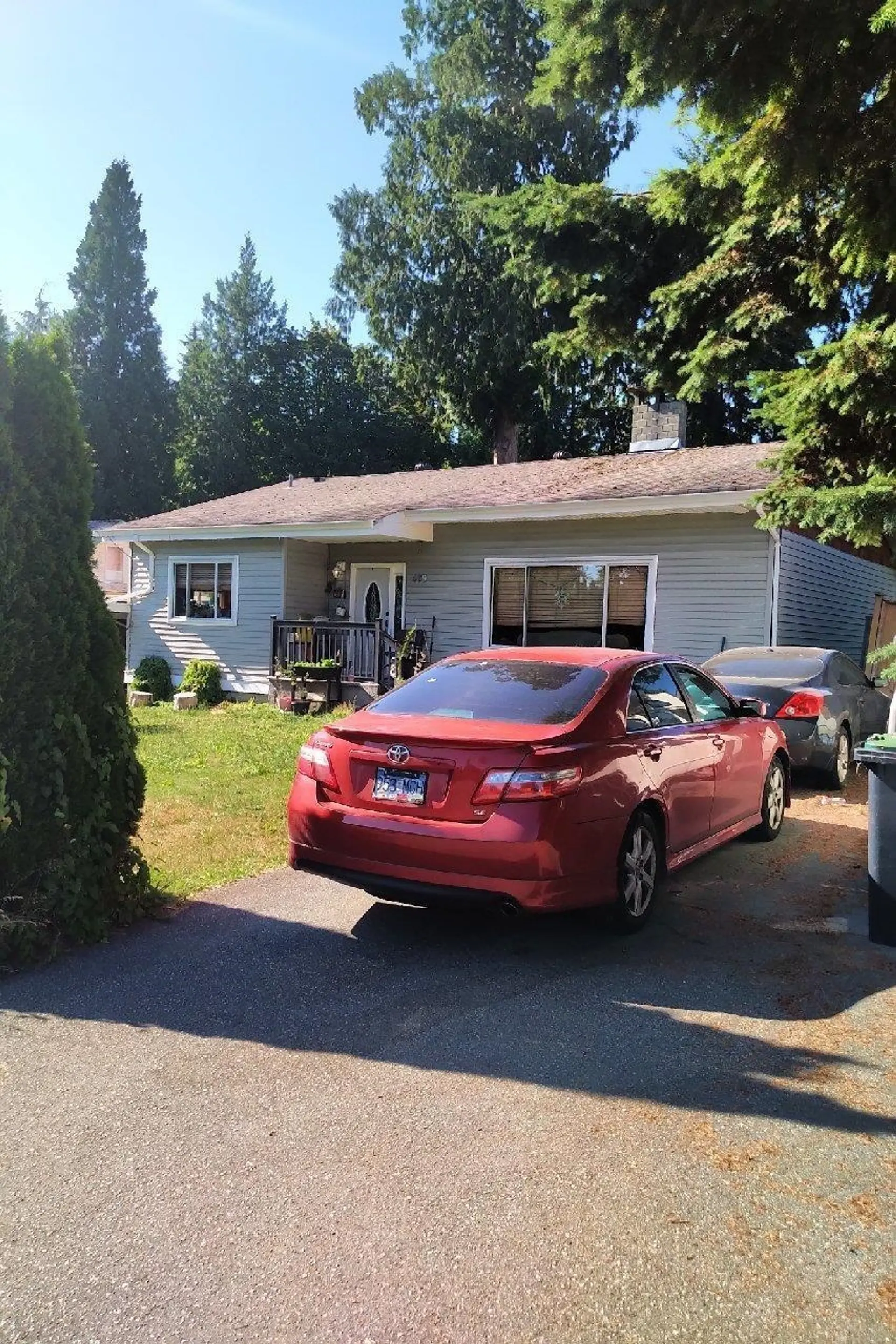 569 Thompson Avenue - Image 1