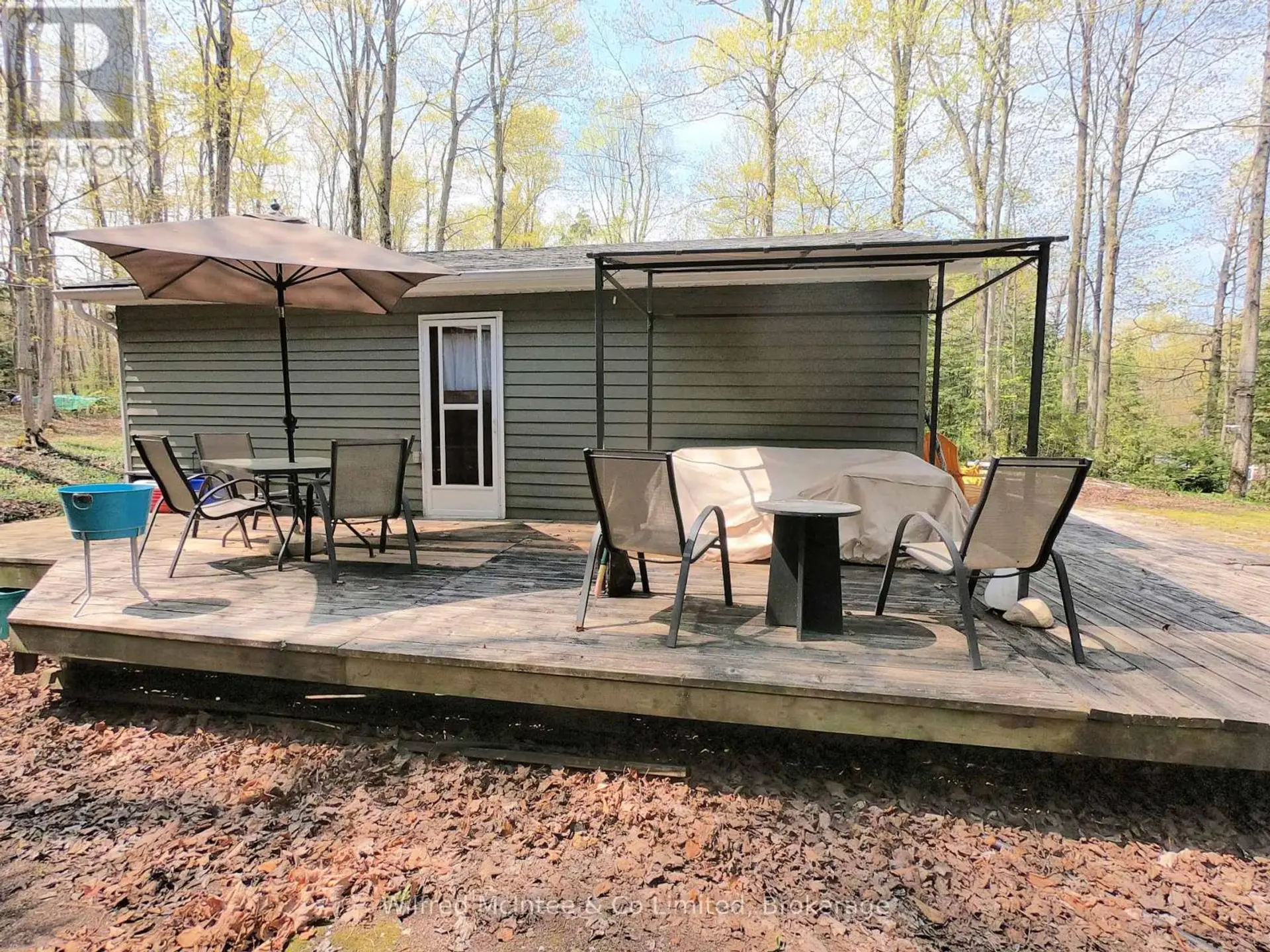 210 THOMPSON AVENUE - Image 3