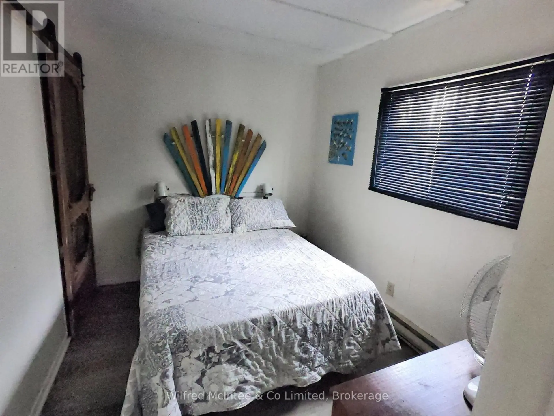 210 THOMPSON AVENUE - Image 11