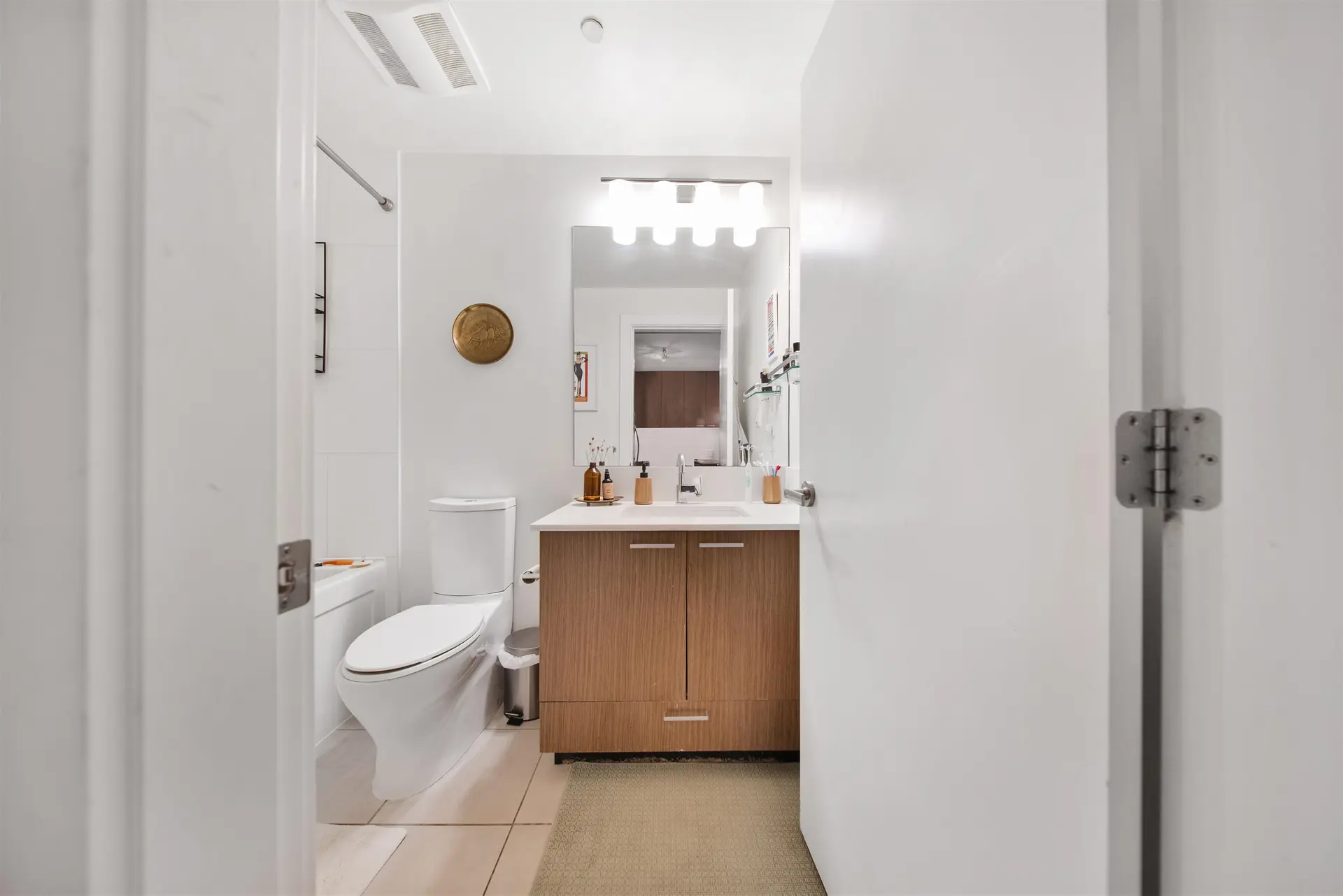 #205 1330 Marine Drive - Image 8