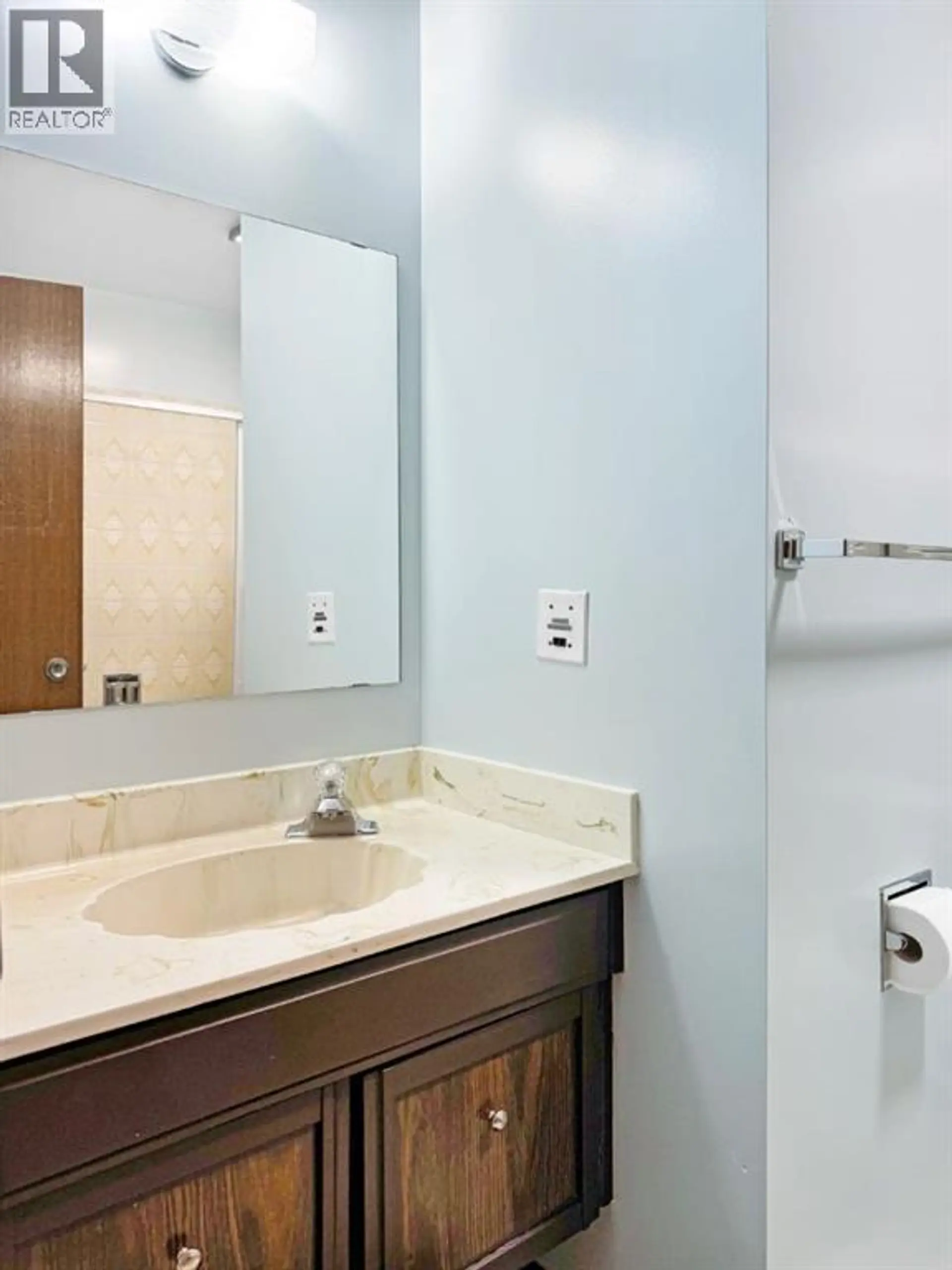 10702 104 Avenue - Image 6