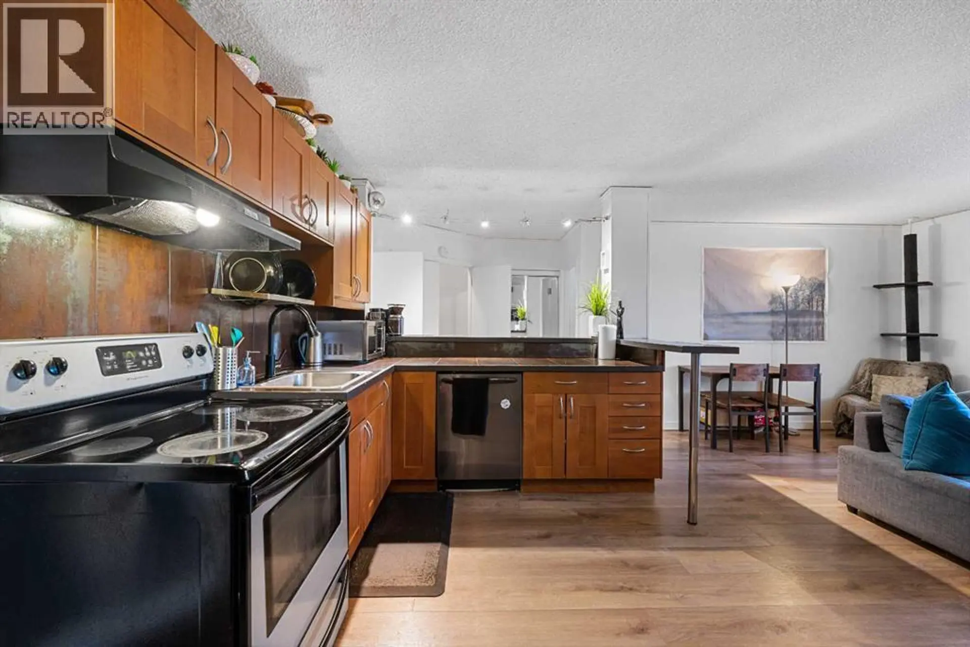 #202 2111 14 Street SW - Image 10