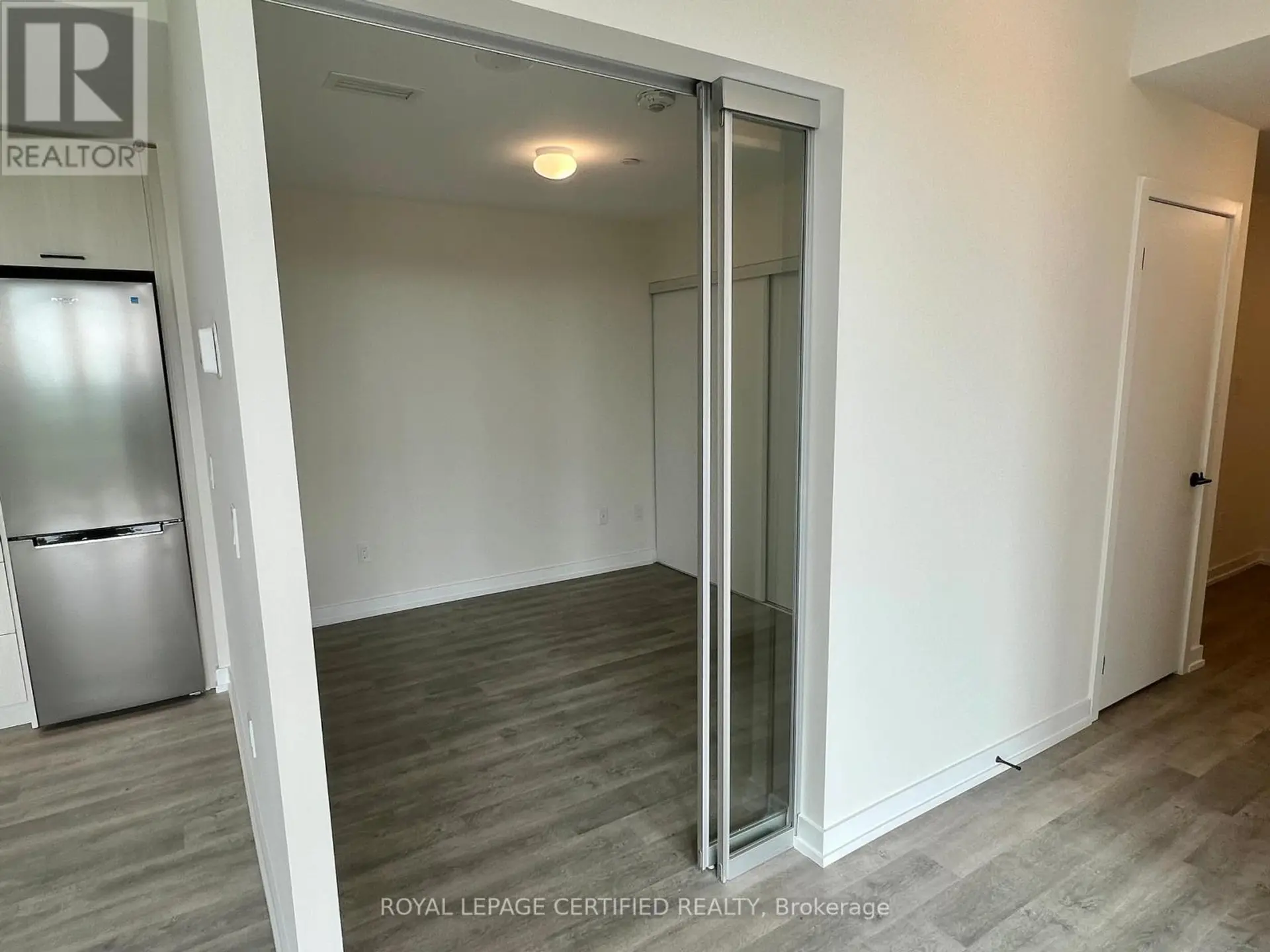 #703 2300 ST. CLAIR AVENUE W - Image 13