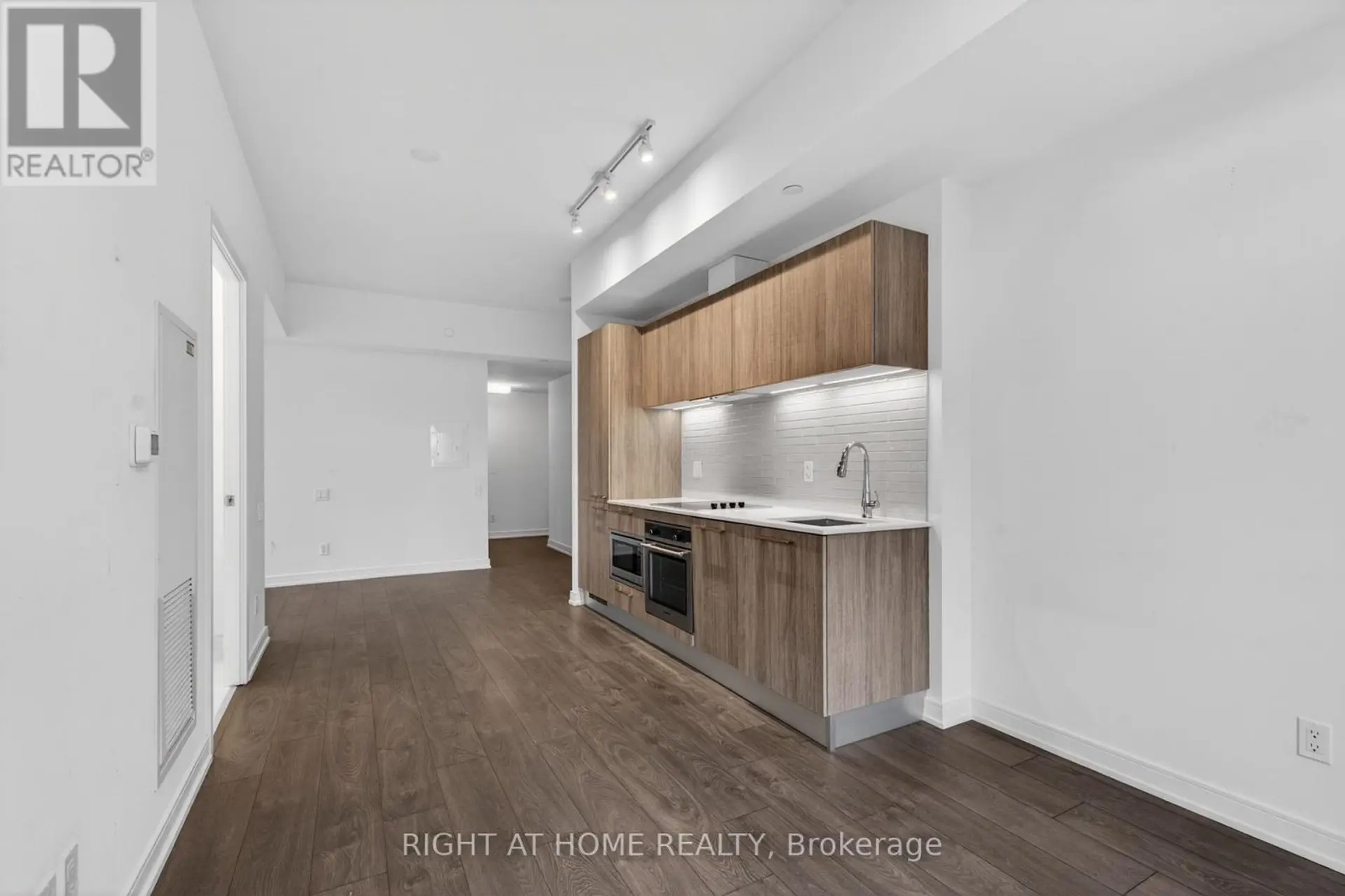#512 3 GLOUCESTER STREET - Image 11
