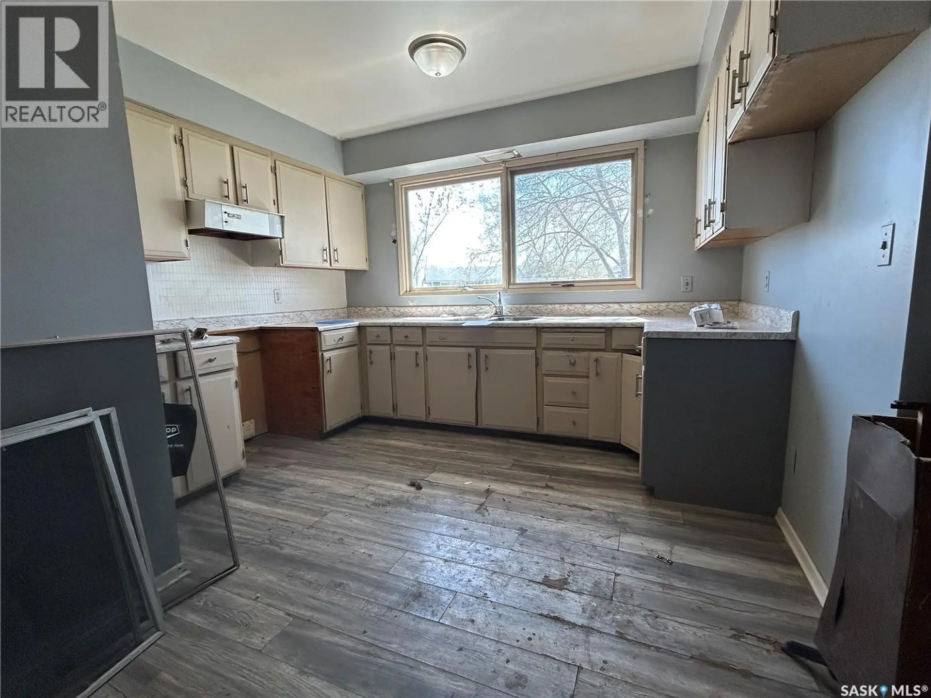 825 Valley STREET - Image 4