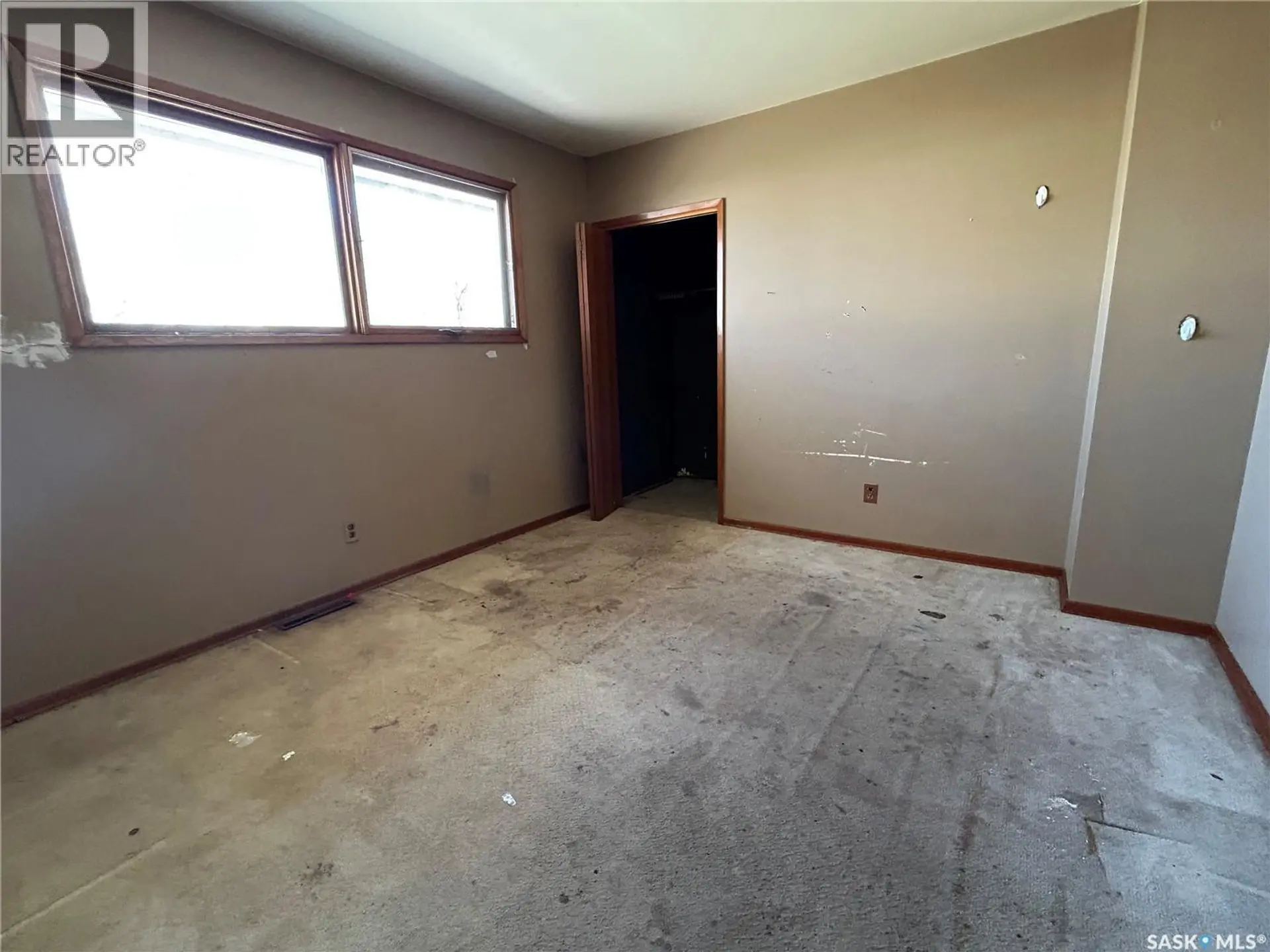 825 Valley STREET - Image 8
