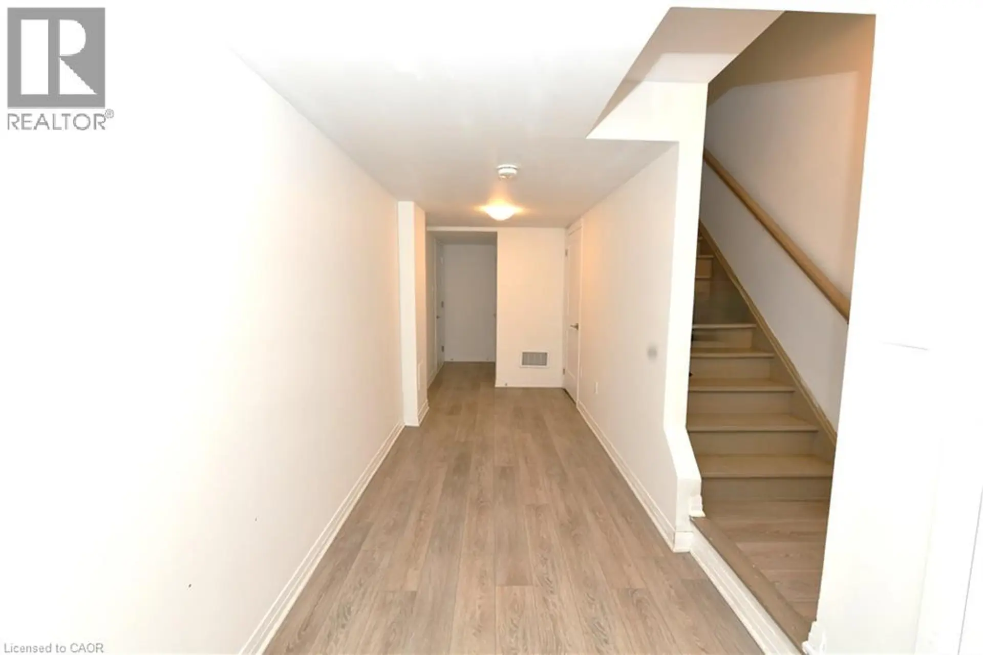 #70 51 SPARROW Avenue - Image 3