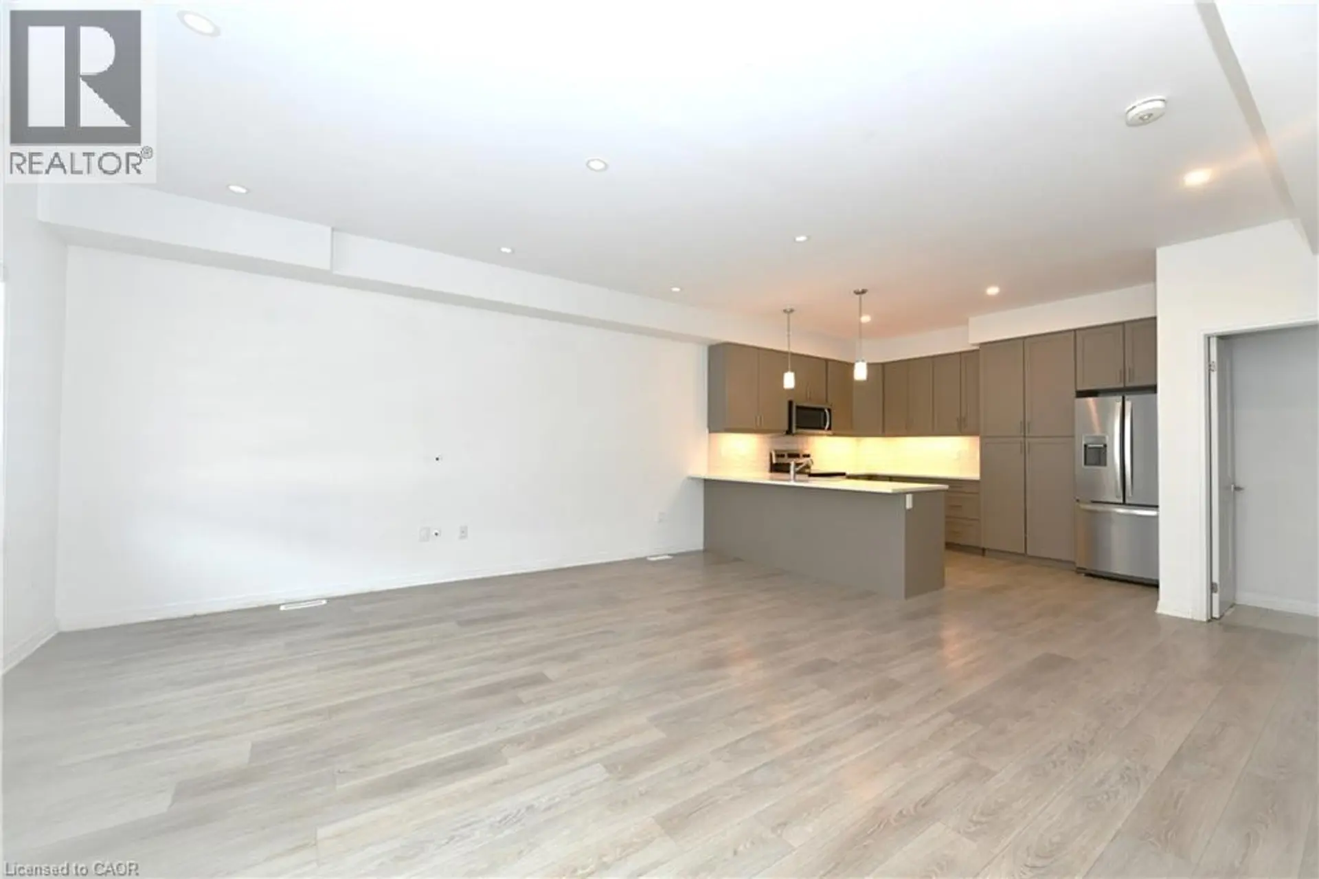 #70 51 SPARROW Avenue - Image 4