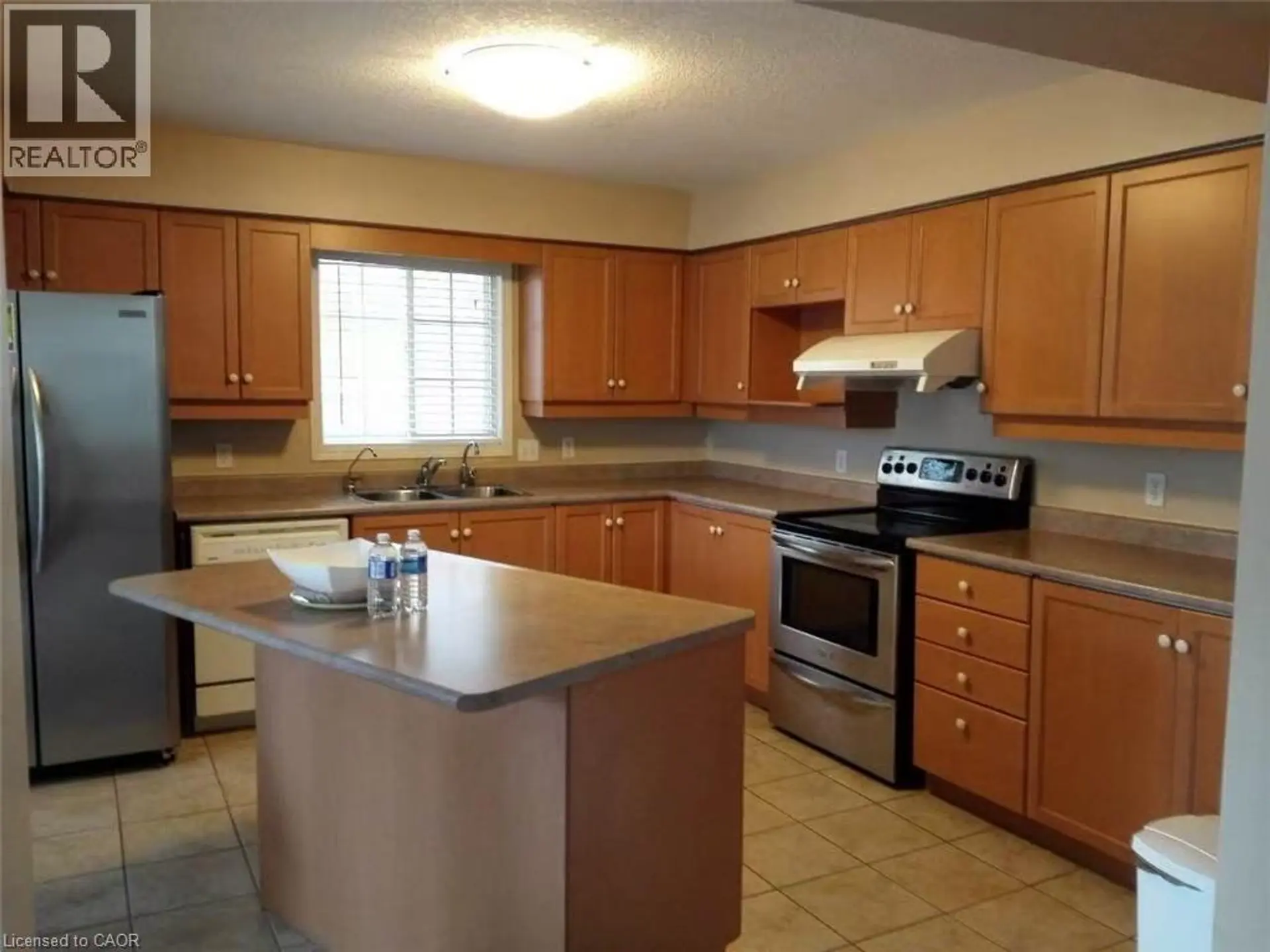 350 HAVENDALE Crescent - Image 2