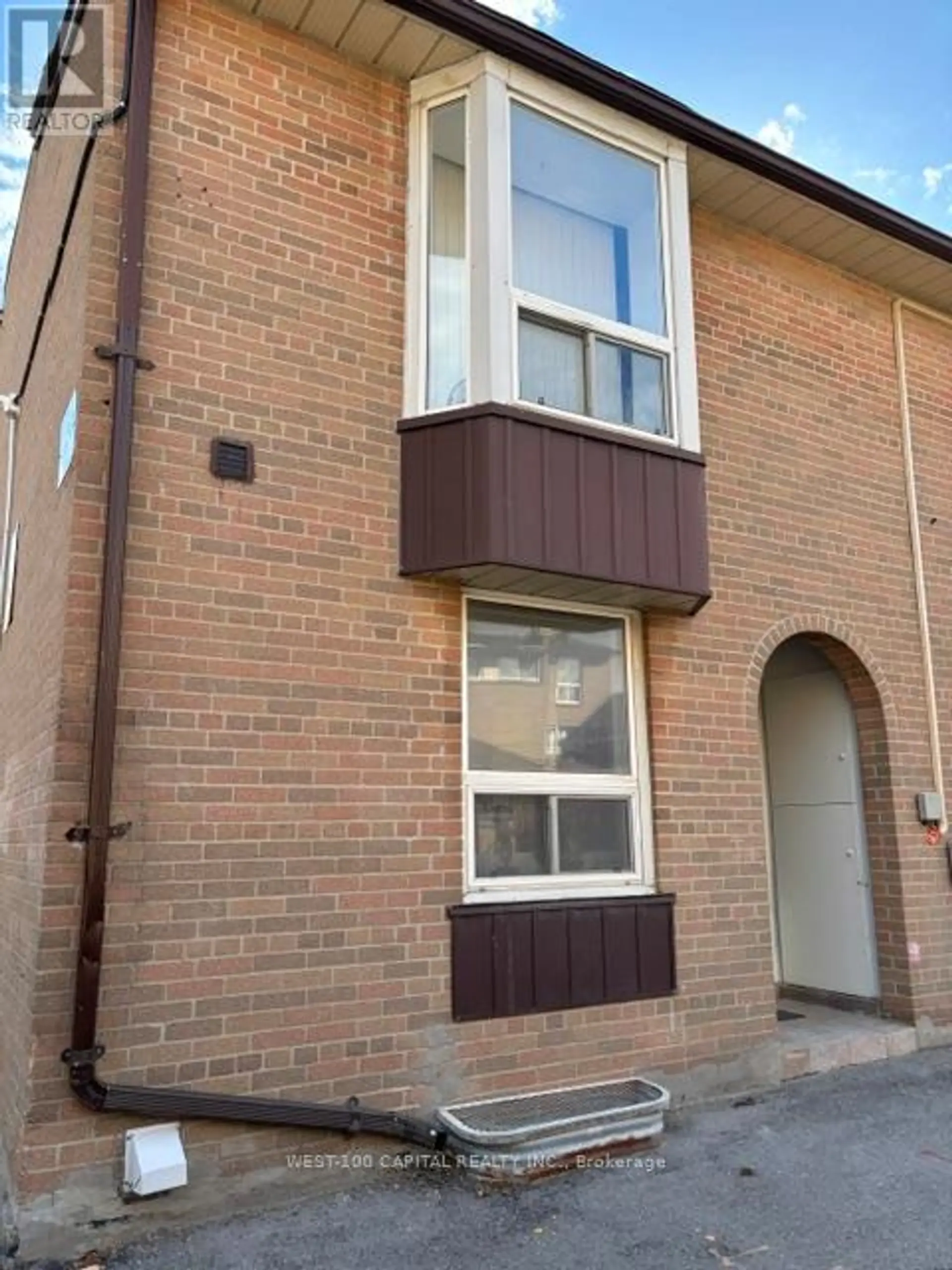 ##73 246 JOHN GARLAND BOULEVARD - Image 1