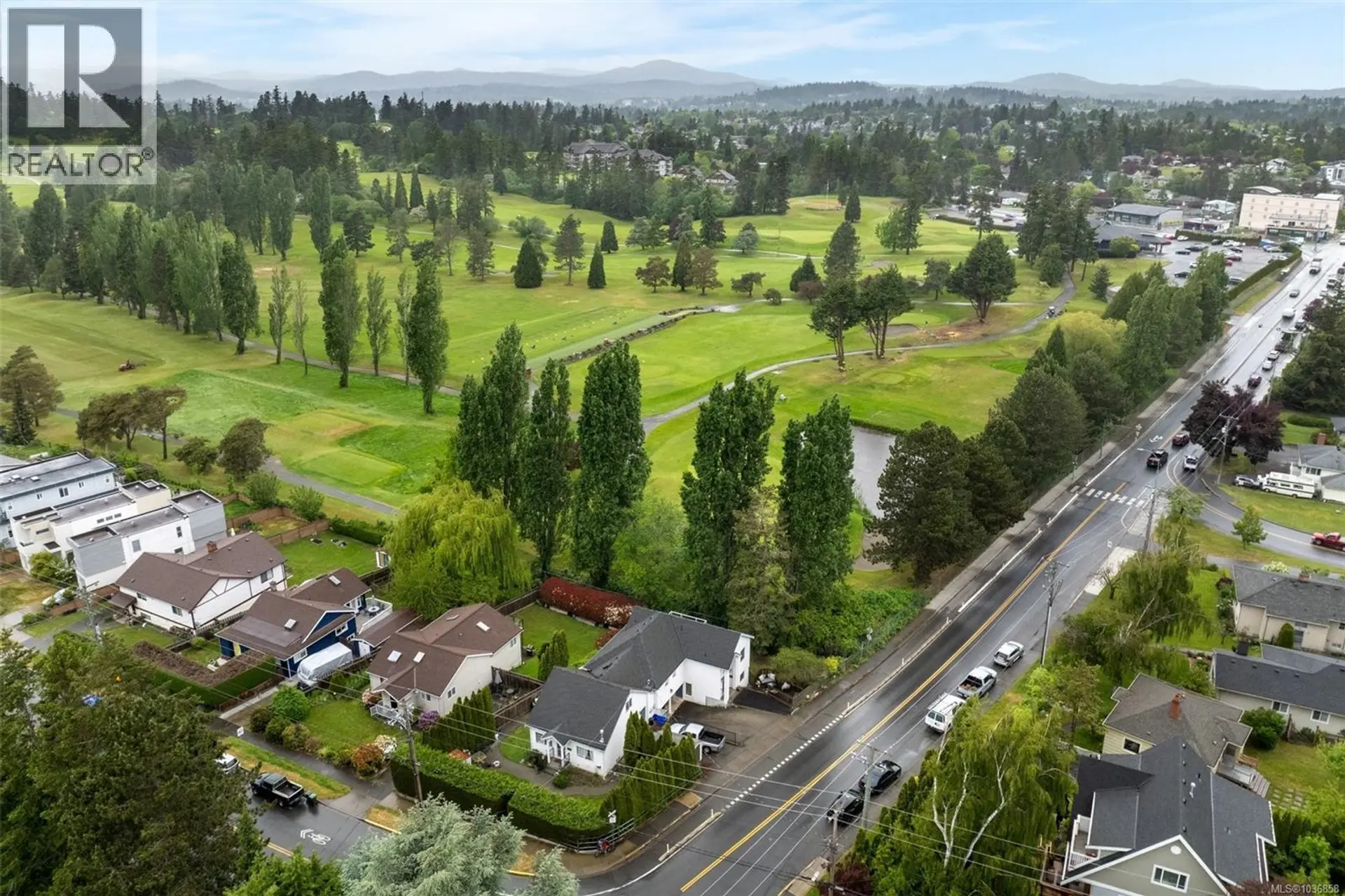Property at 840 Tillicum Rd, Esquimalt, BC