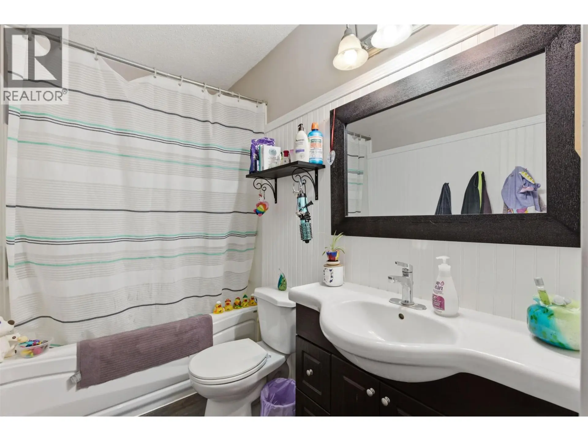 1460 N TWELFTH AVENUE - Image 10