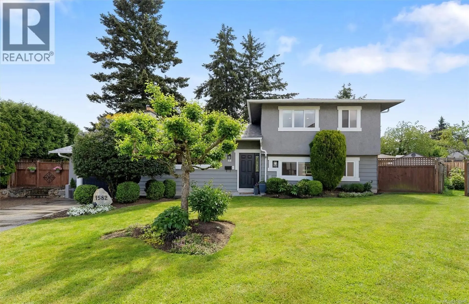 Property at 1582 Fremont Pl, Saanich, BC
