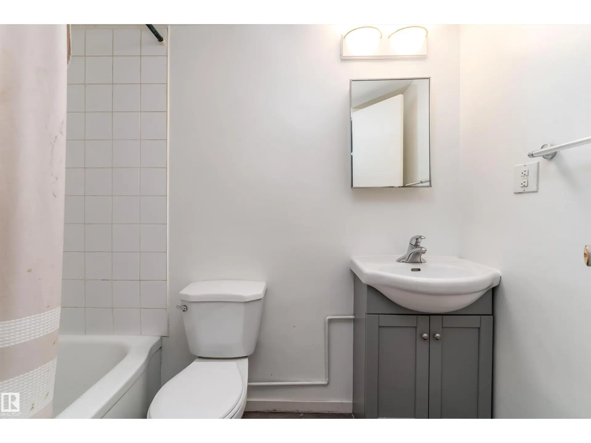 12770 117 ST NW - Image 14