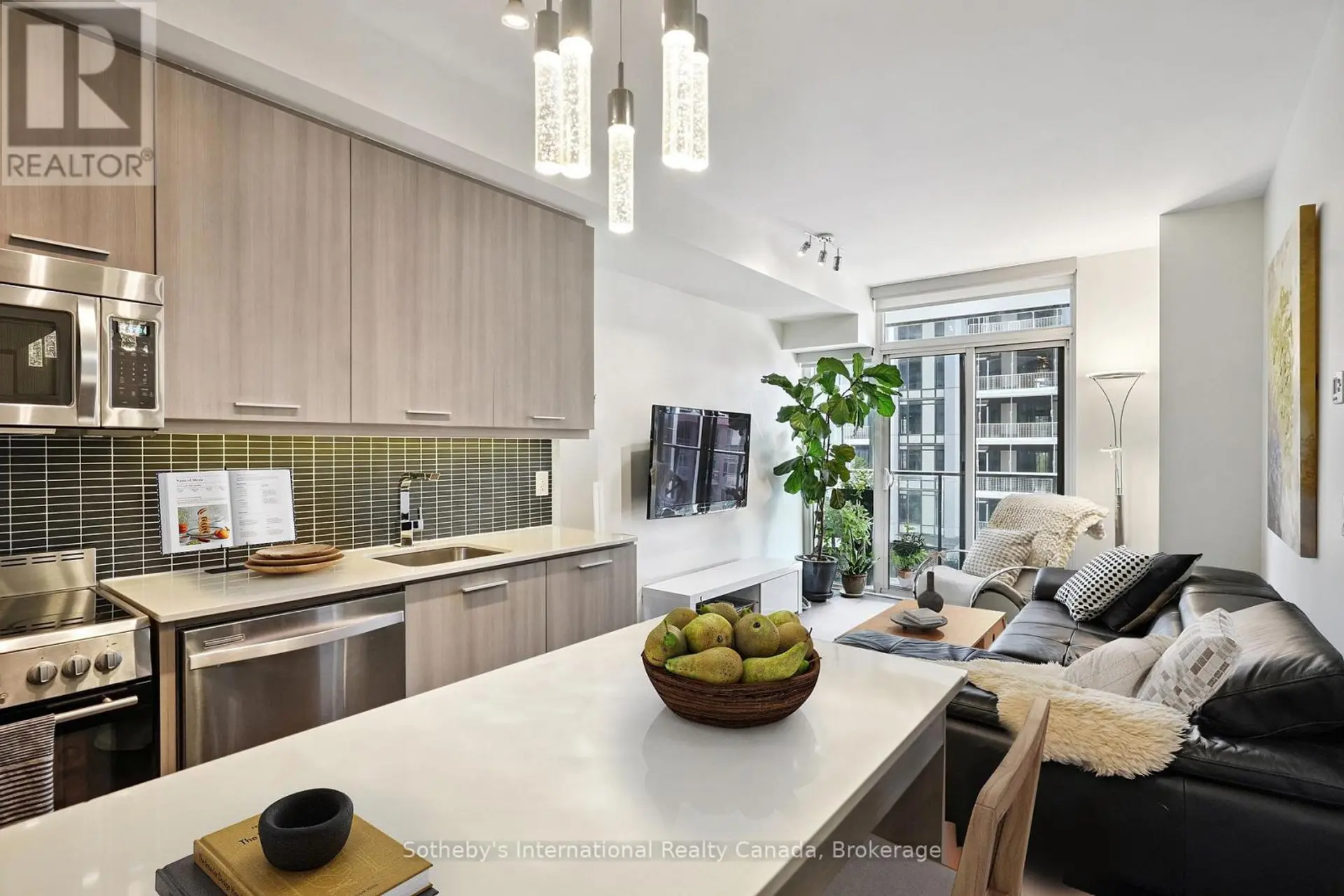 #903 105 GEORGE STREET - Image 3