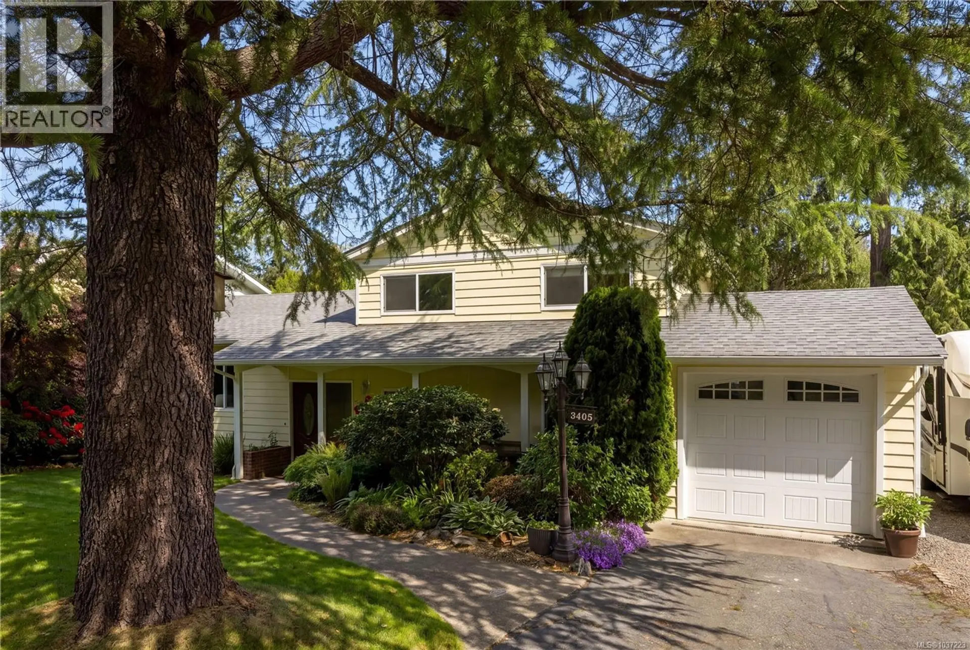 Property at 3405 Rolston Cres, Saanich, BC
