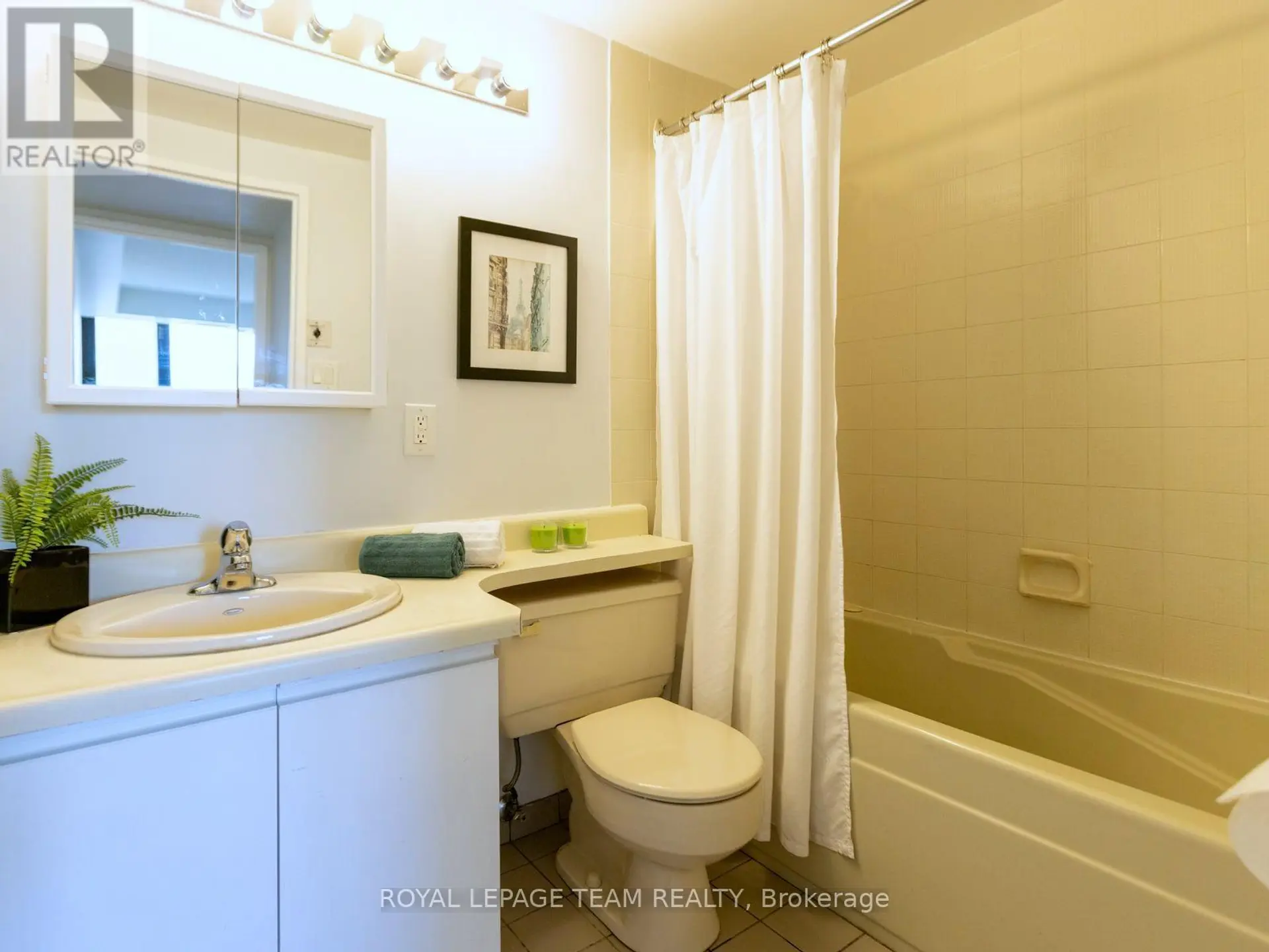 #404 200 BAY STREET - Image 13
