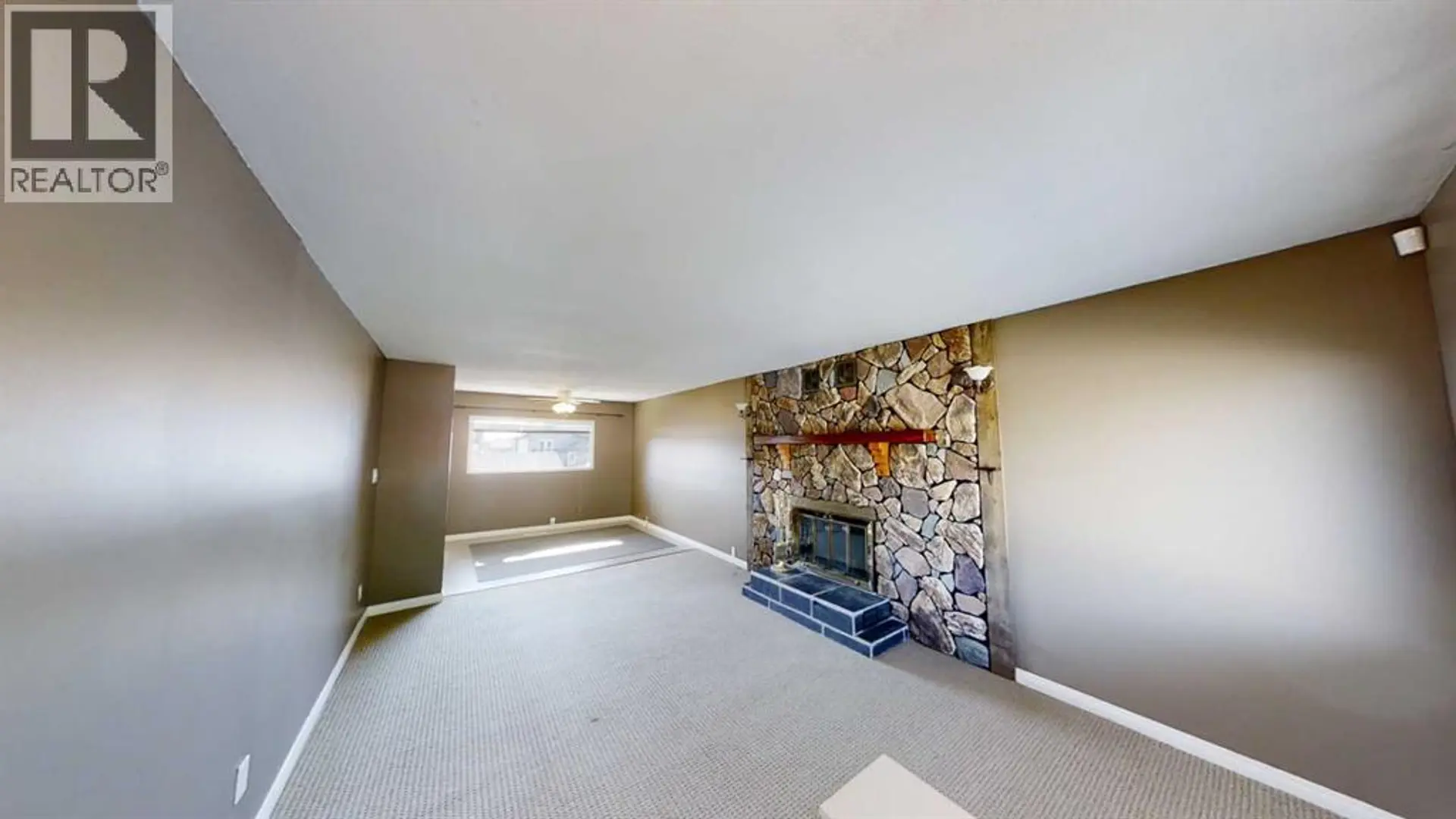 9319 103 Avenue - Image 2
