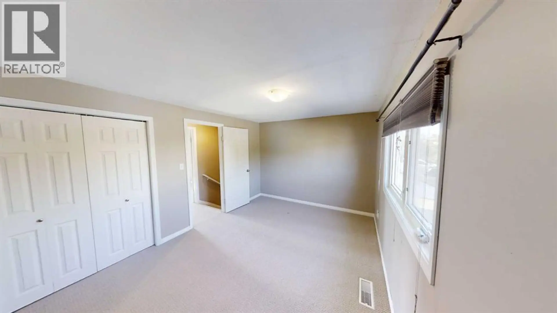 9319 103 Avenue - Image 8