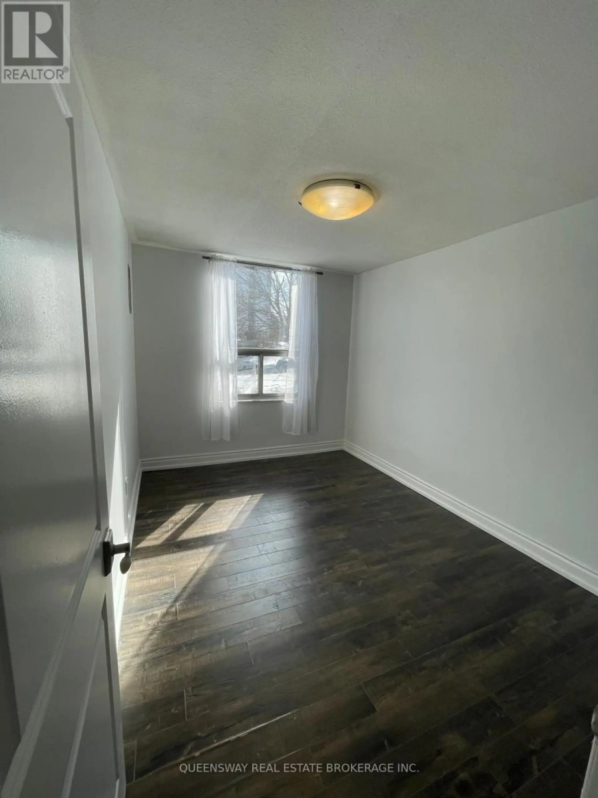 #504 10 EDGECLIFF GOLFWAY - Image 13
