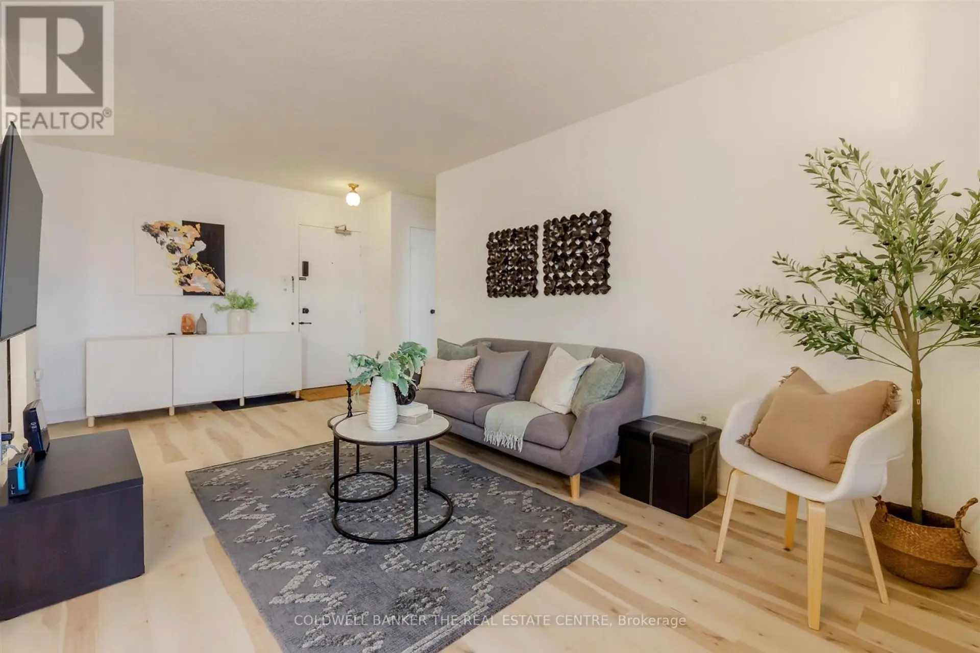 #1006 100 DUNDALK DRIVE - Image 7