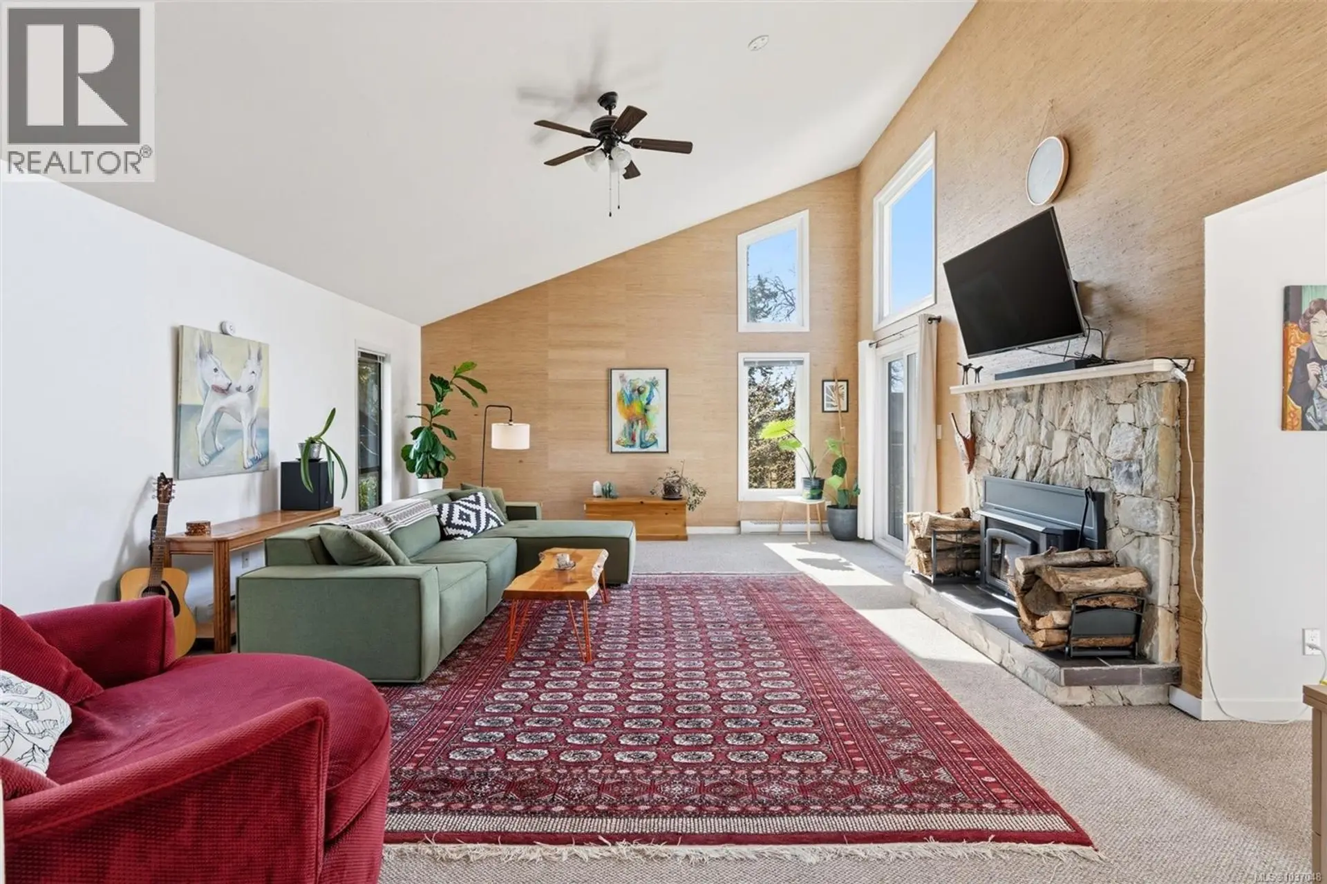Property at 877 Kindersley Rd, Esquimalt, BC