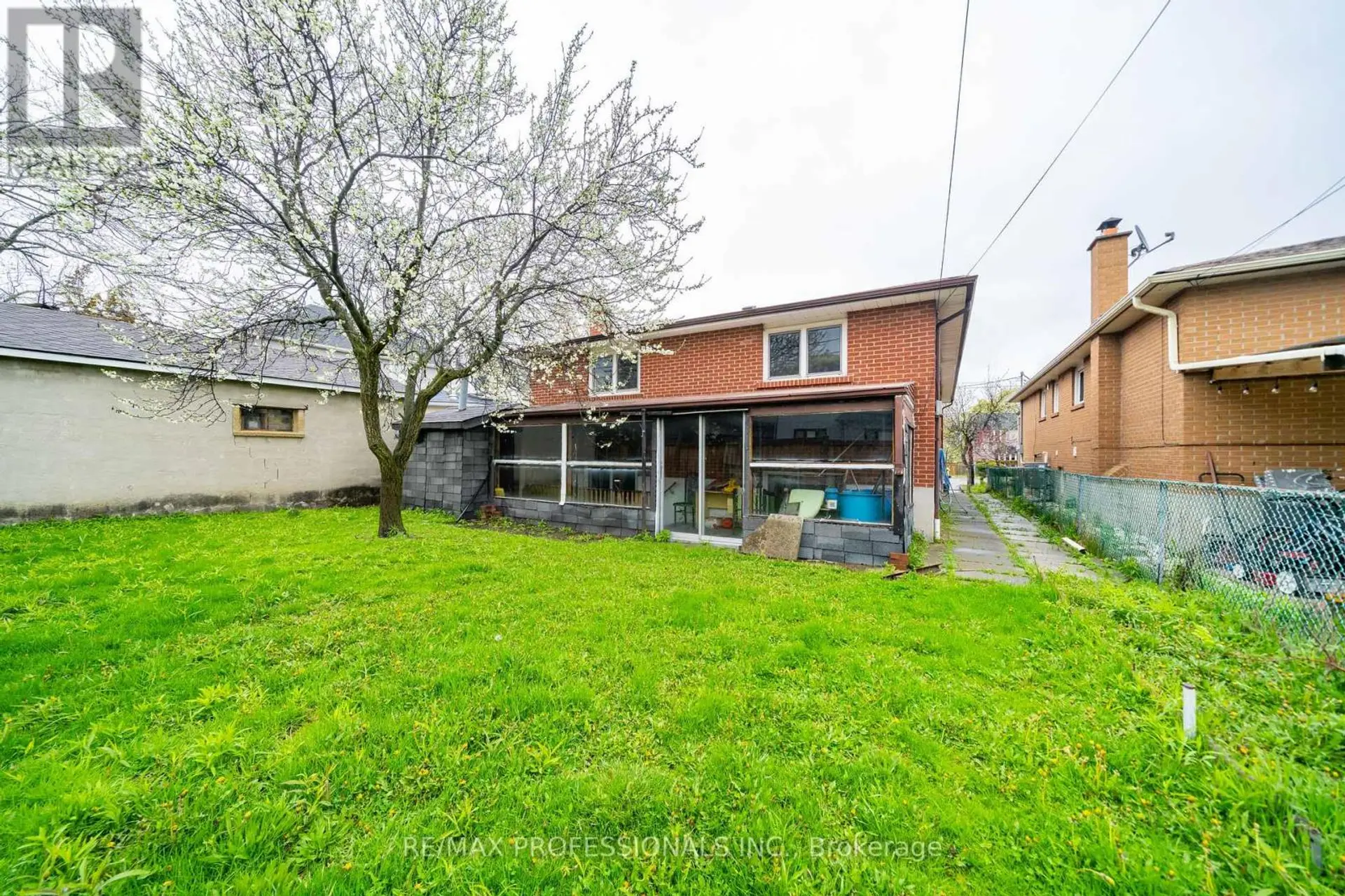 1164 KIPLING AVENUE - Image 17