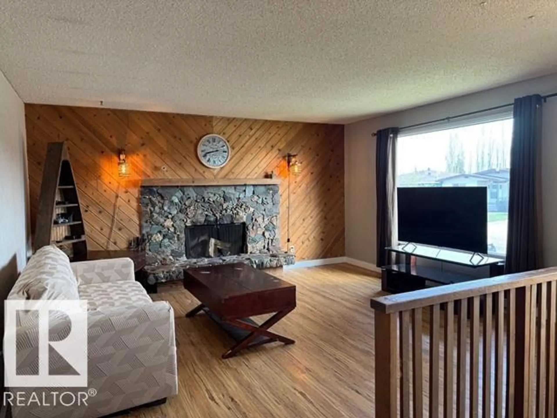 8804 29 AV NW - Image 3