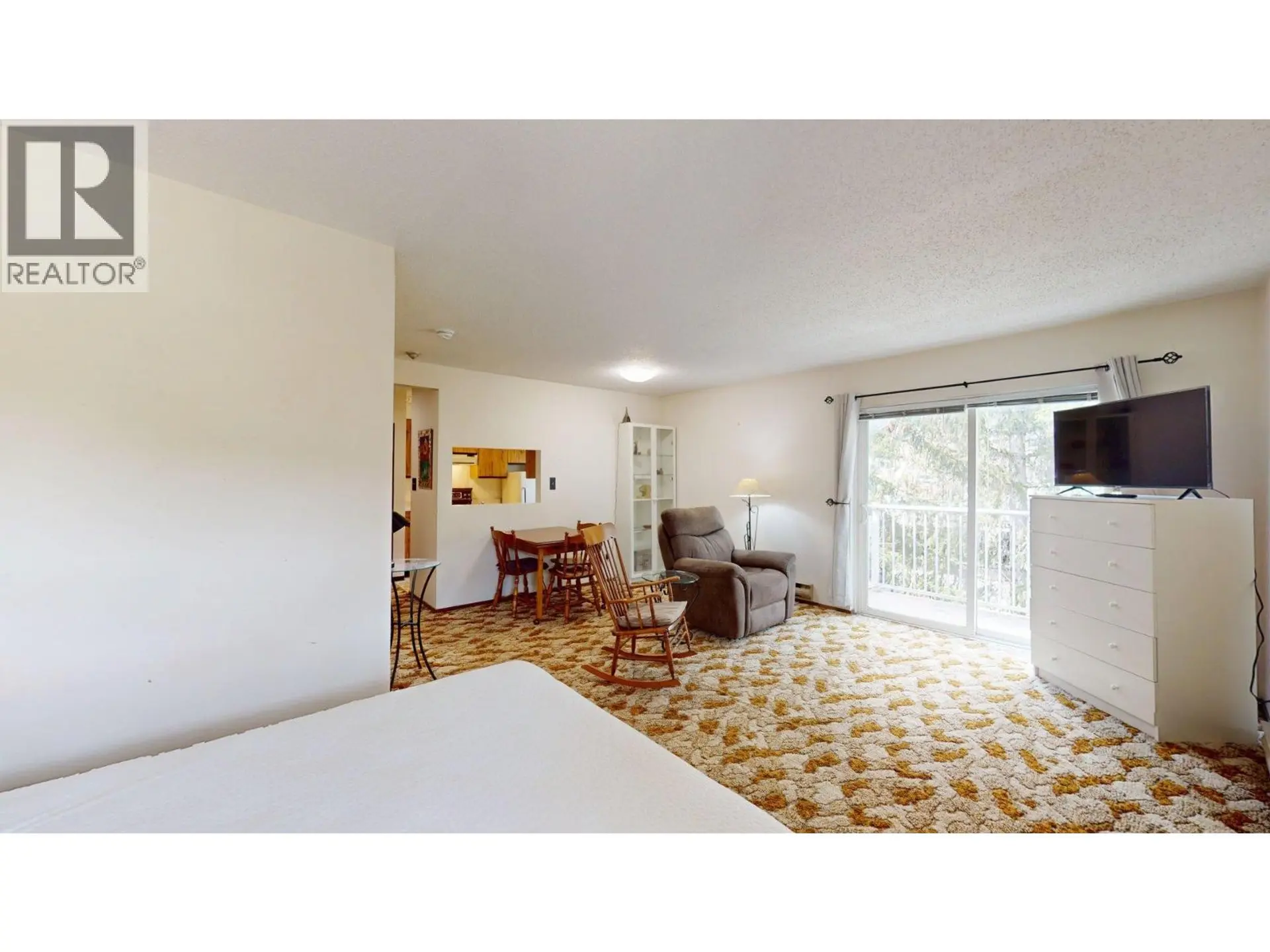 #307 501 Elk Street - Image 13