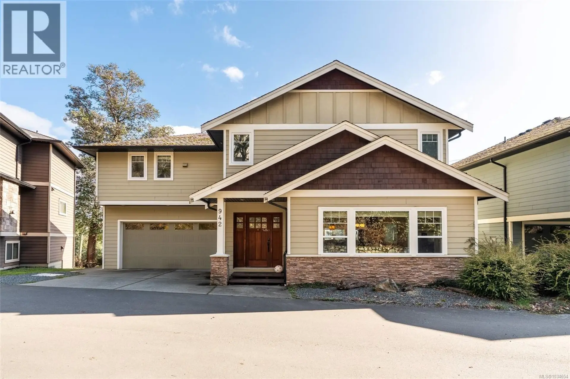 Property at 942 Arngask Ave, Langford, BC