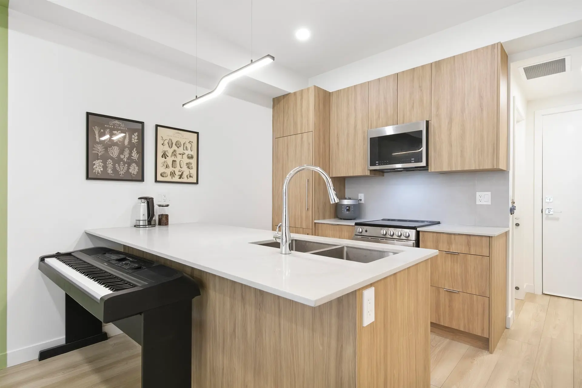 #303 11913 Burnett Street - Image 4