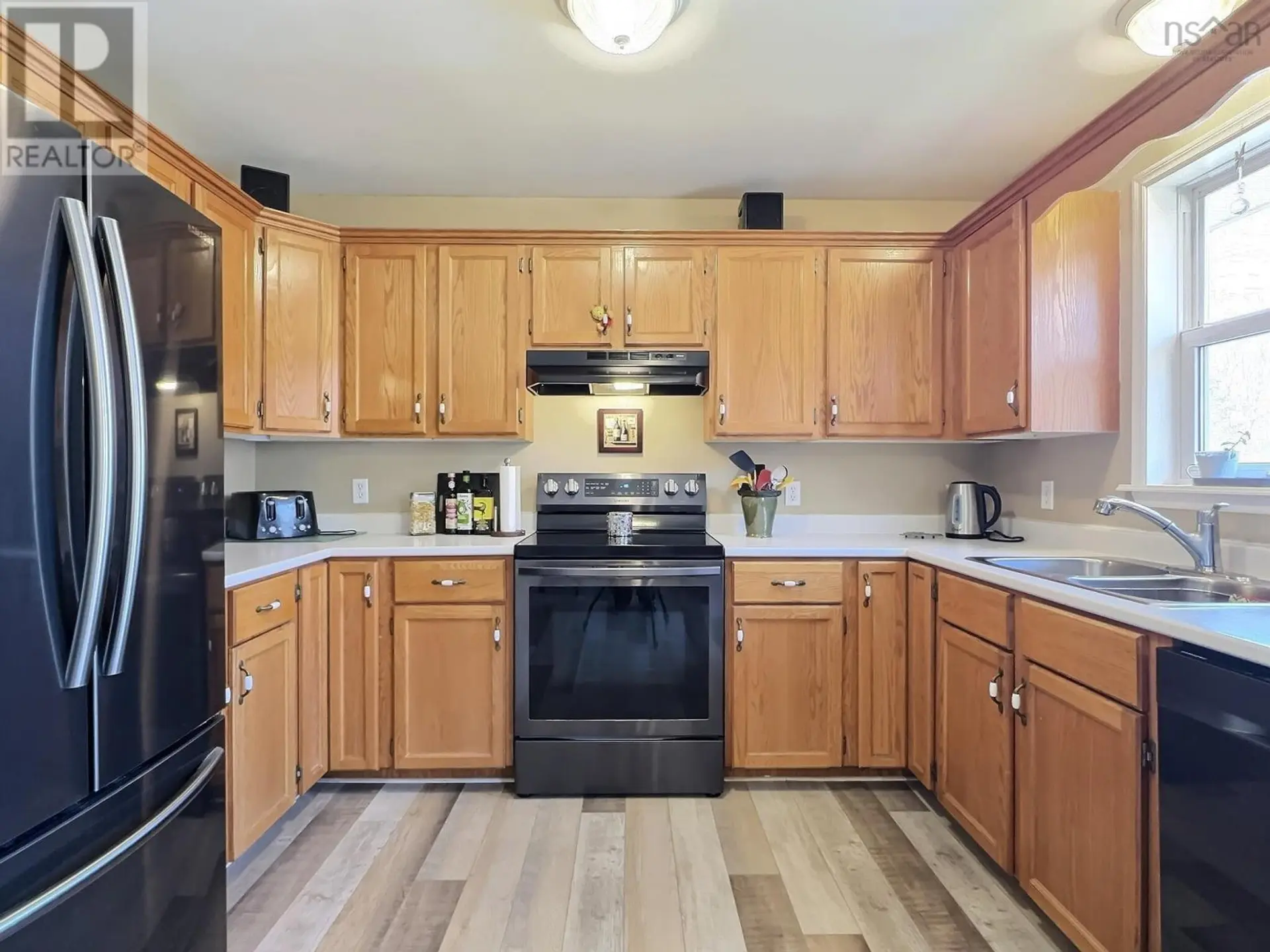 17 Menlow Court - Image 2