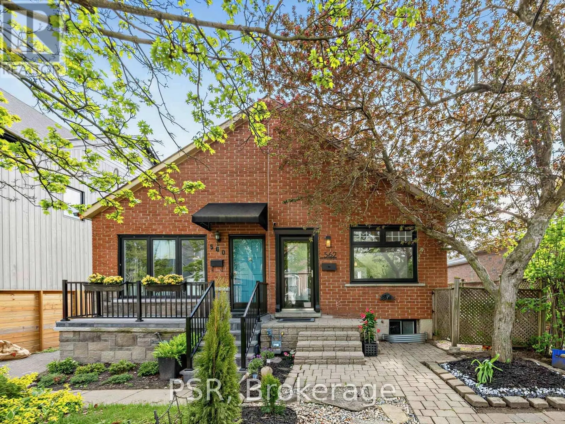 562 ARLINGTON AVENUE - Image 1
