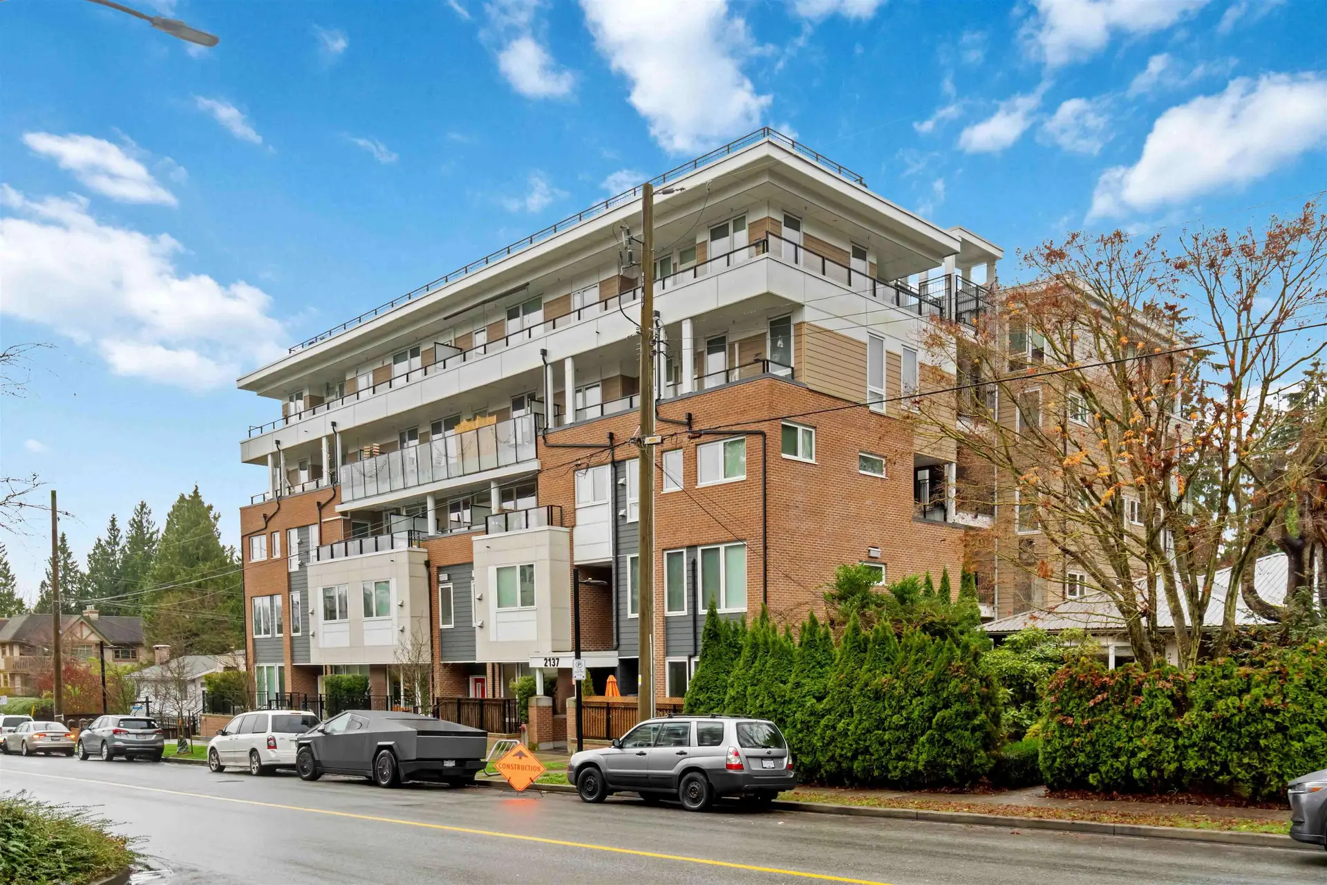 Property at #403 2137 Chesterfield Avenue, North Vancouver, BC