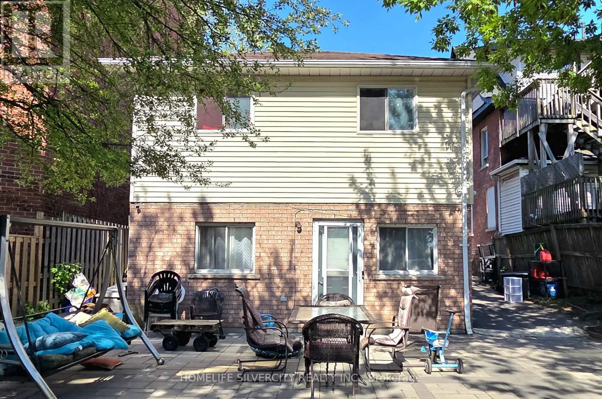 150 CENTRE STREET S - Image 12