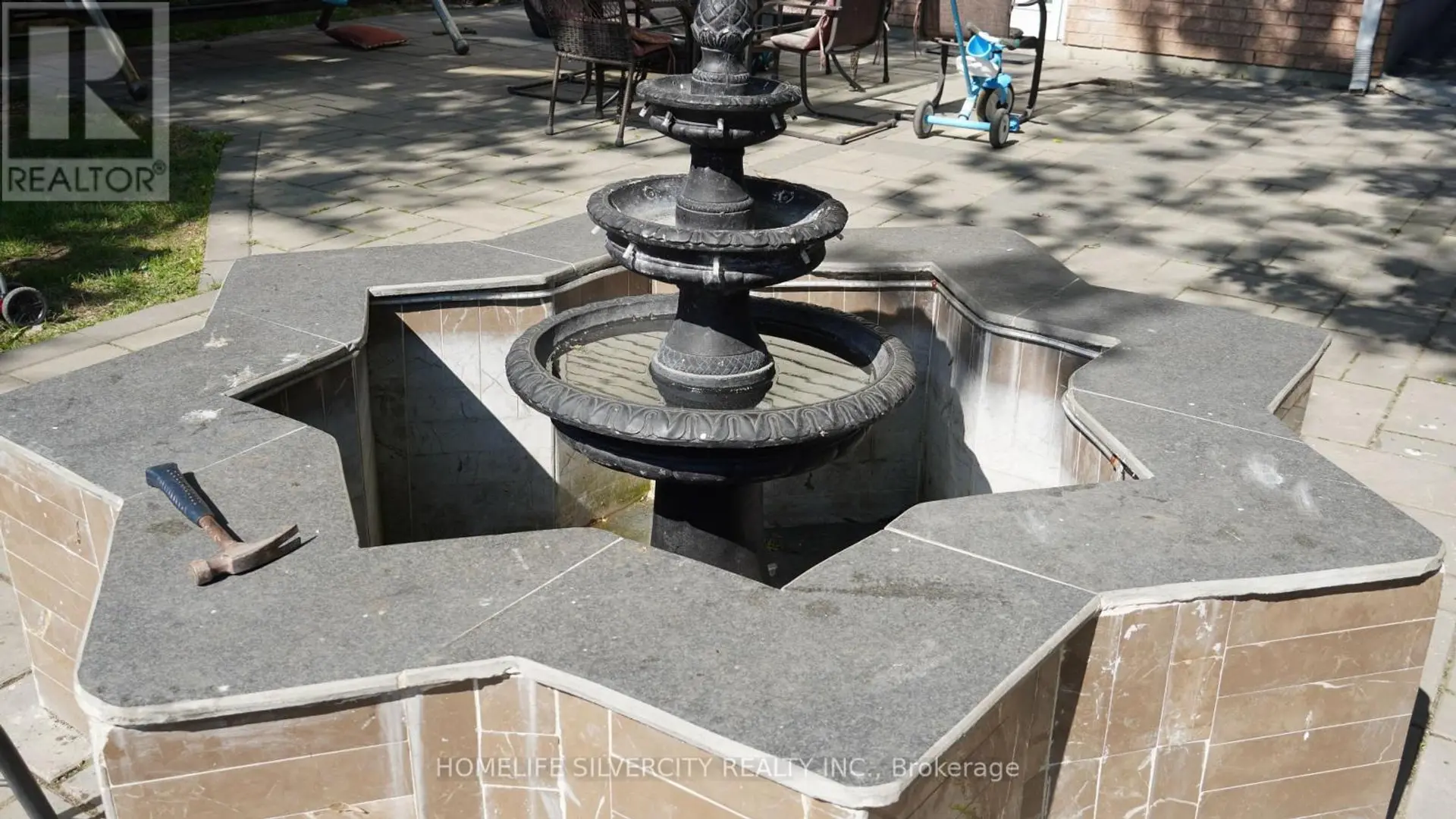 150 CENTRE STREET S - Image 6