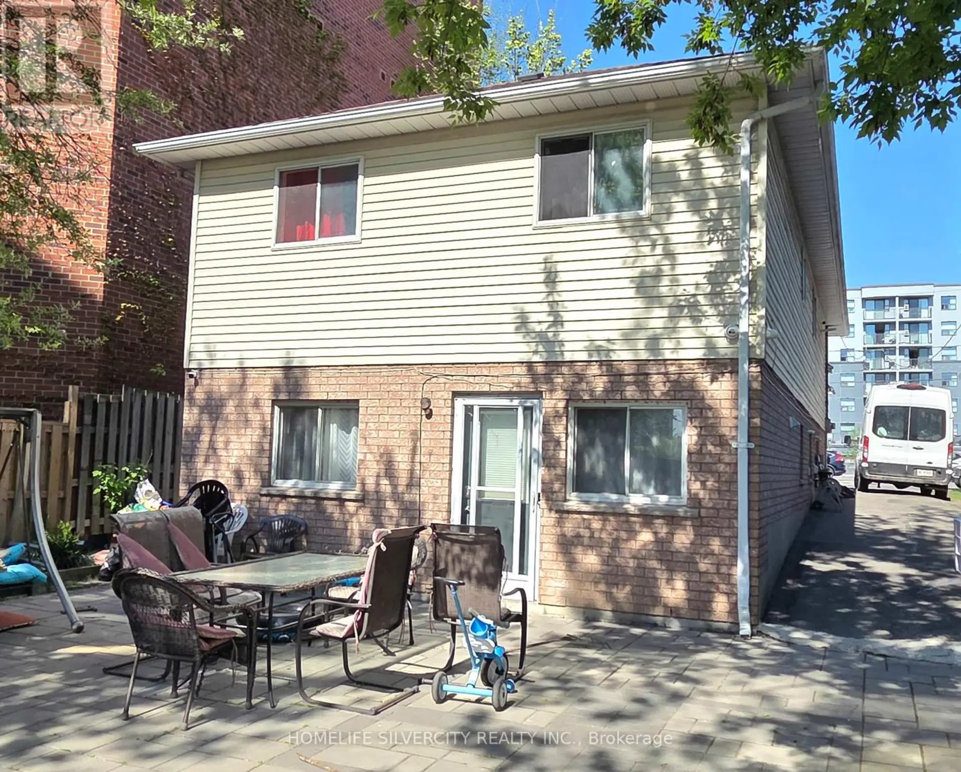 150 CENTRE STREET S - Image 18