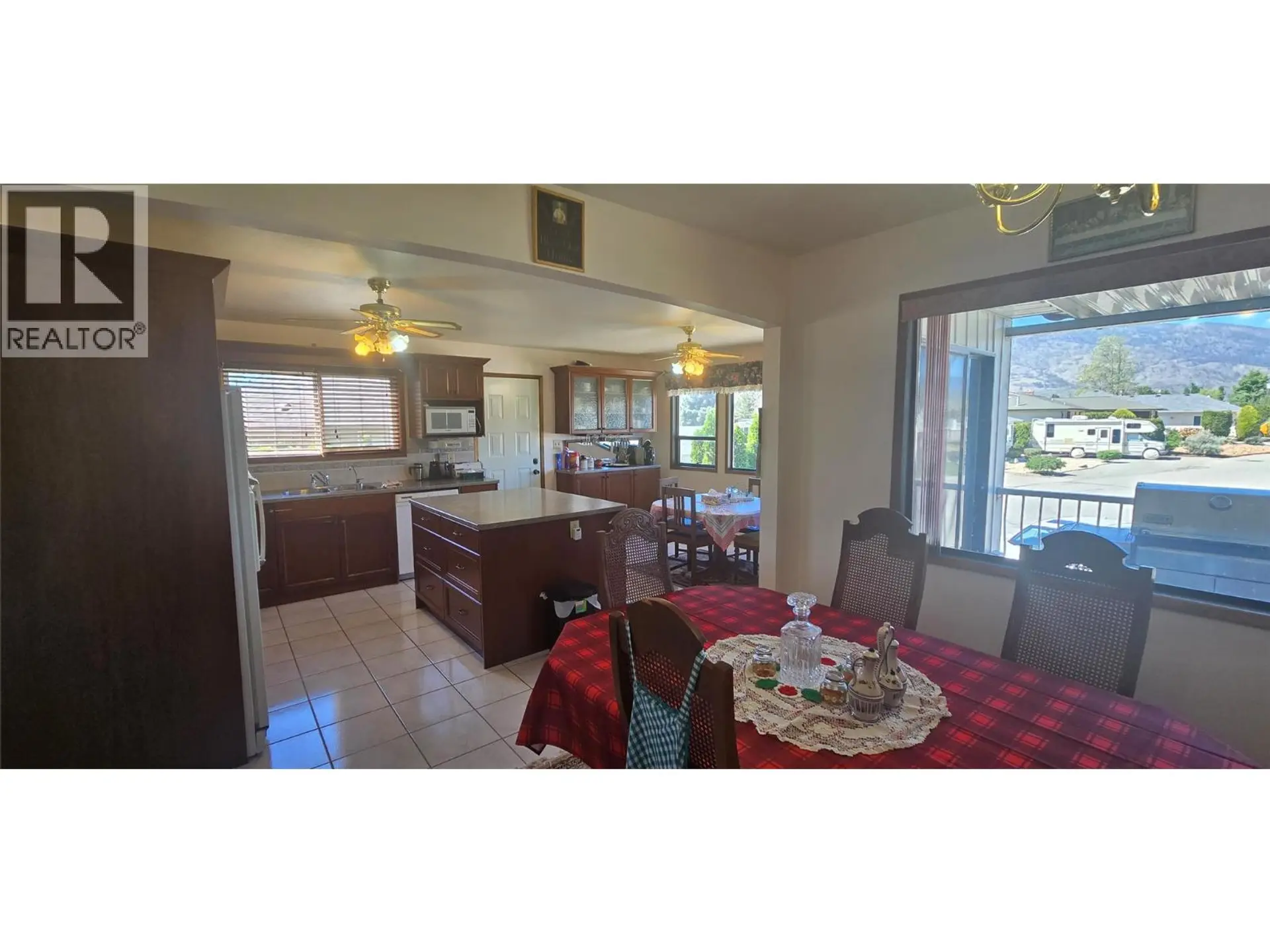 10 Spruce Court - Image 2