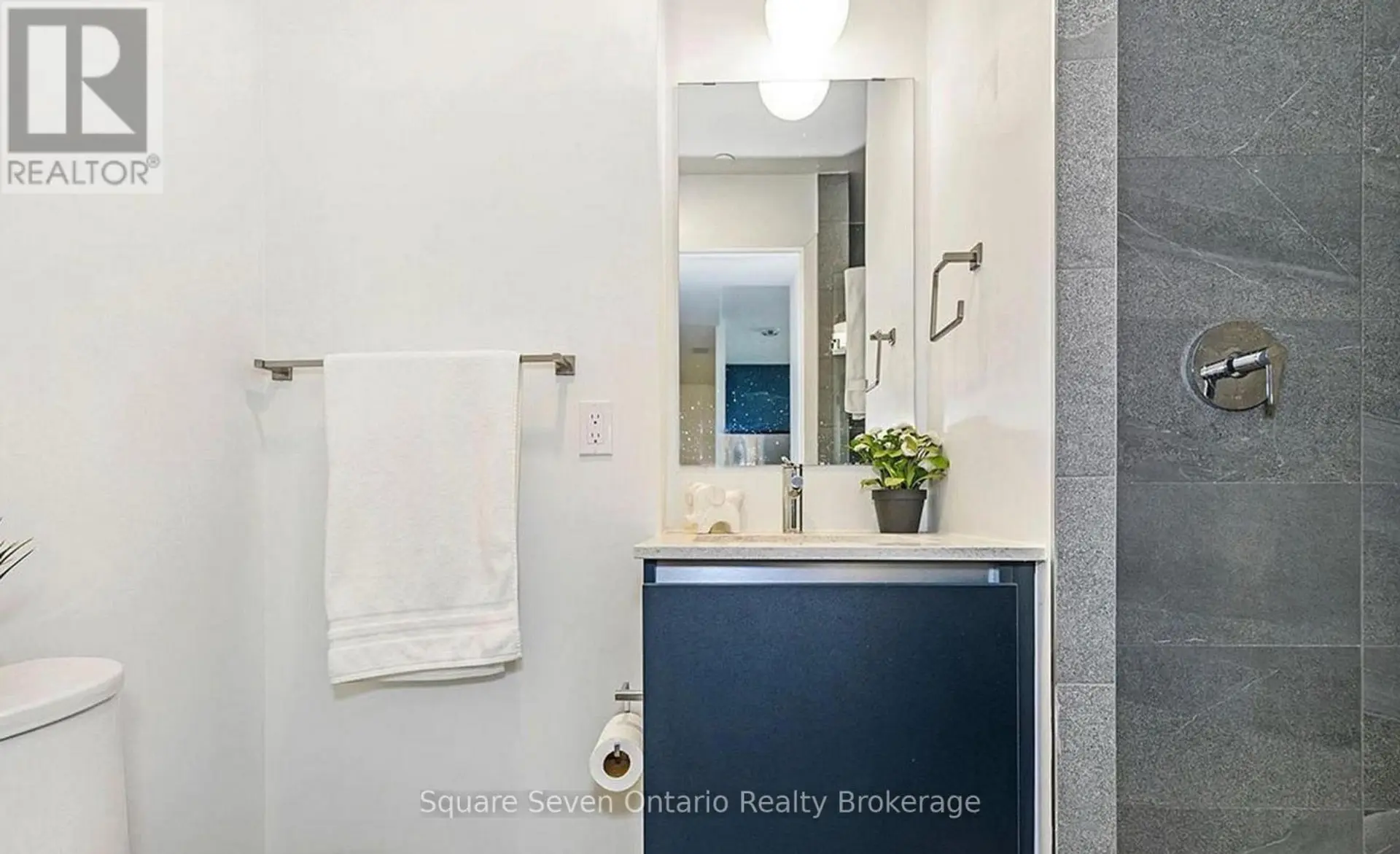 #820 395 DUNDAS STREET - Image 14