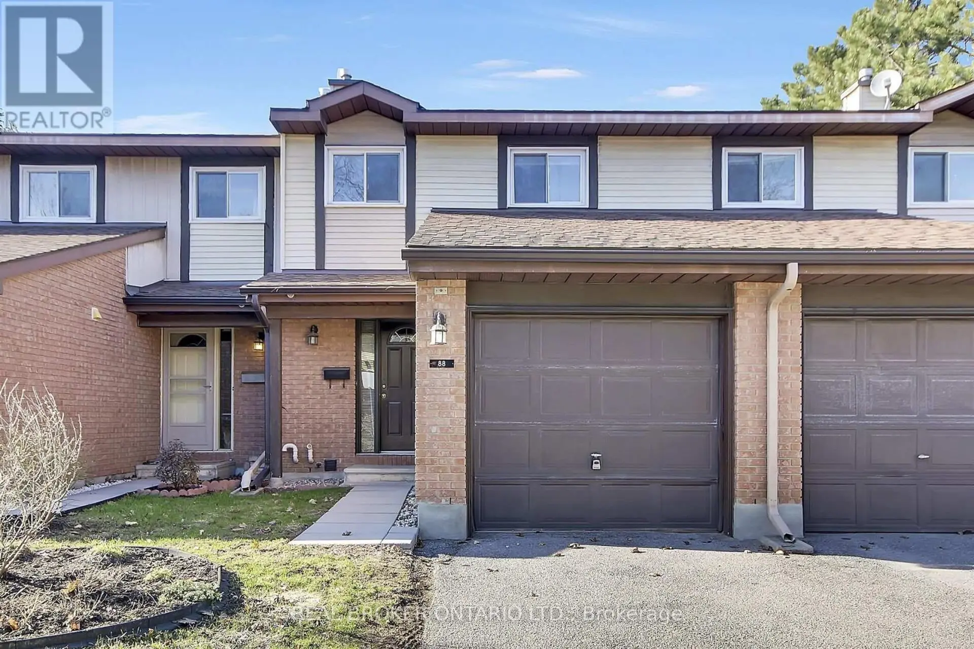 #65 88 CLARKSON CRESCENT - Image 1