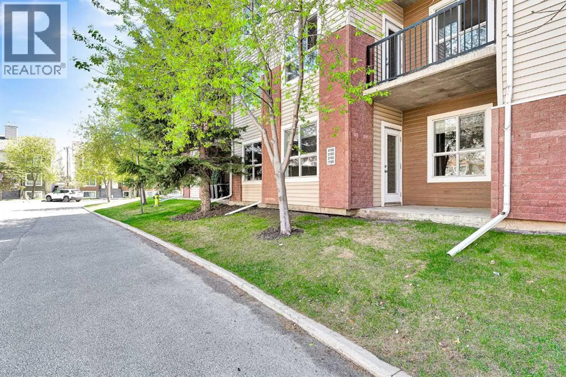 #1103 73 Erin Woods Court SE - Image 12