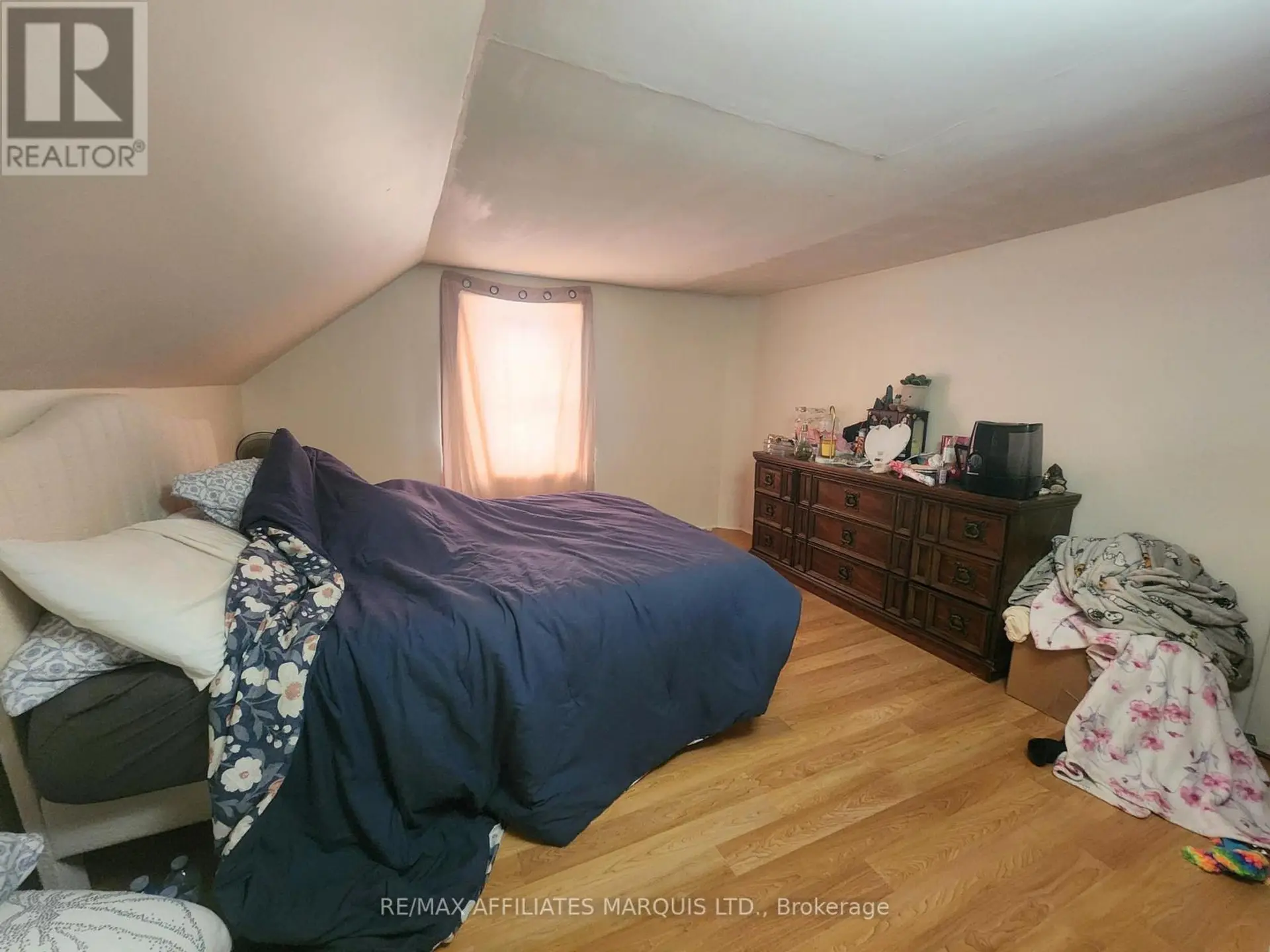 12 - 12A CARTIER AVENUE - Image 7