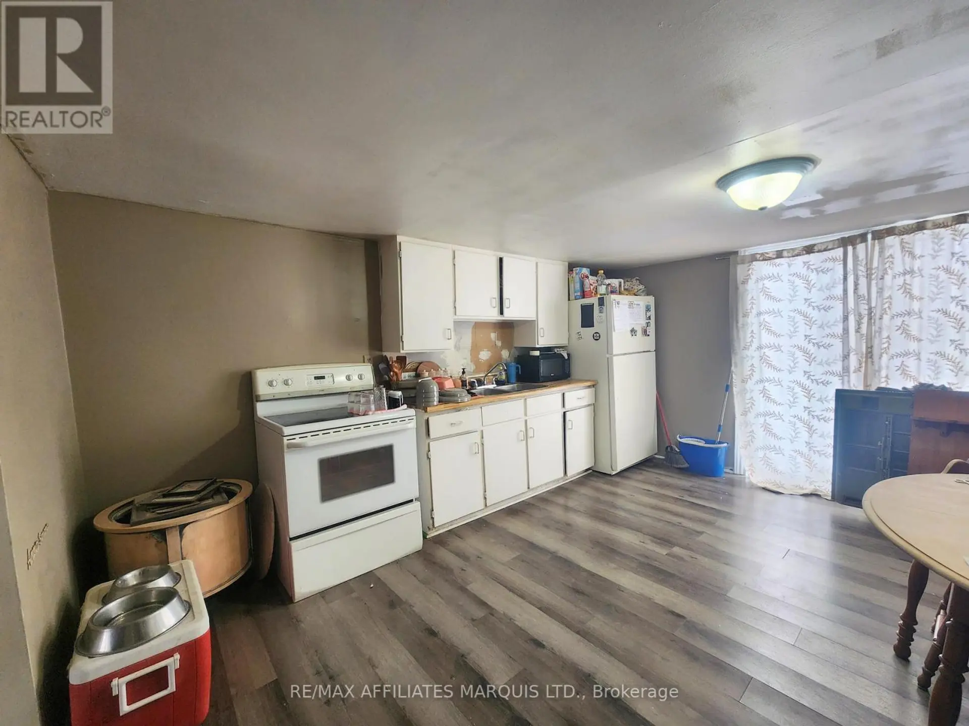 12 - 12A CARTIER AVENUE - Image 4