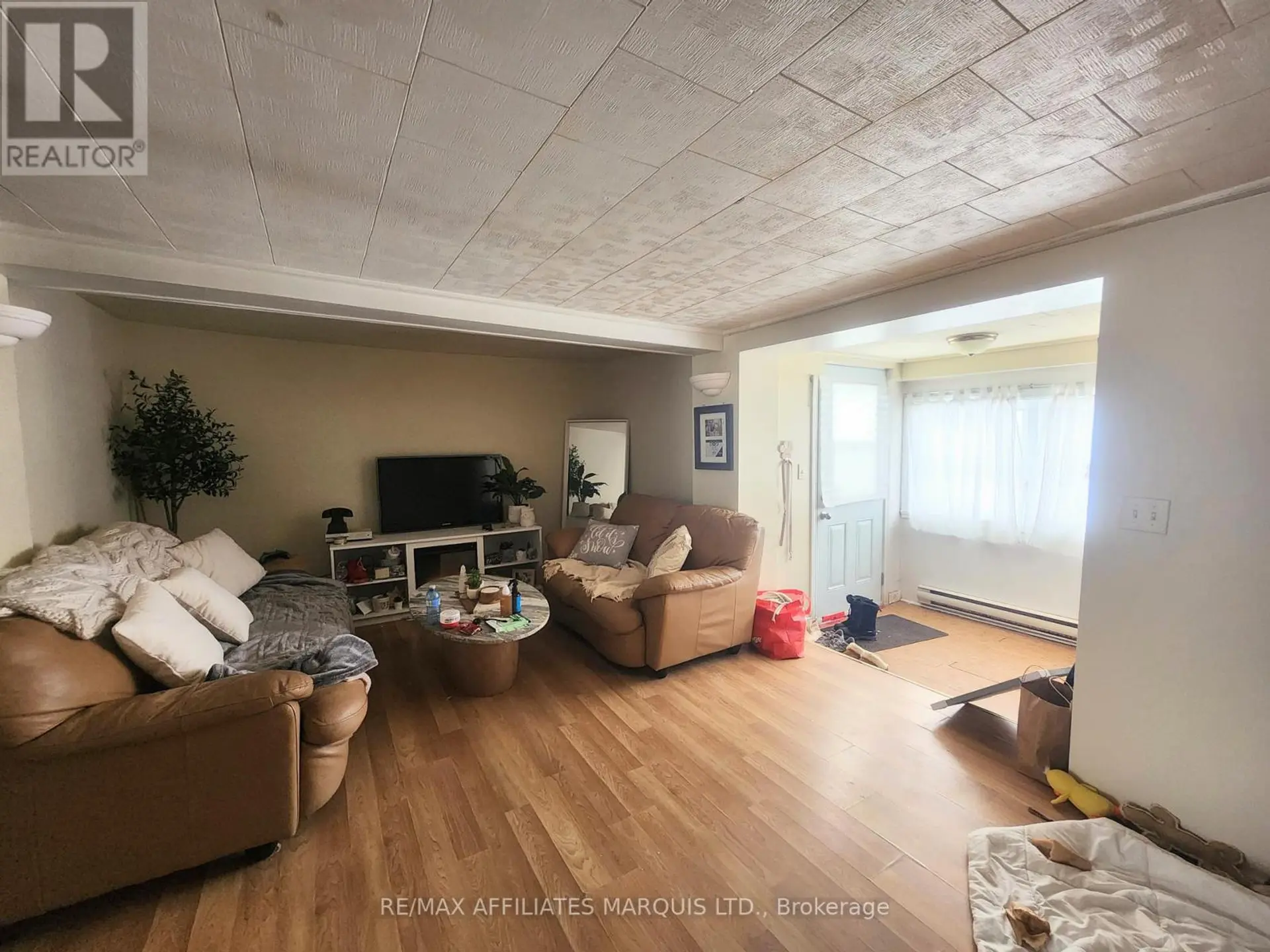 12 - 12A CARTIER AVENUE - Image 3
