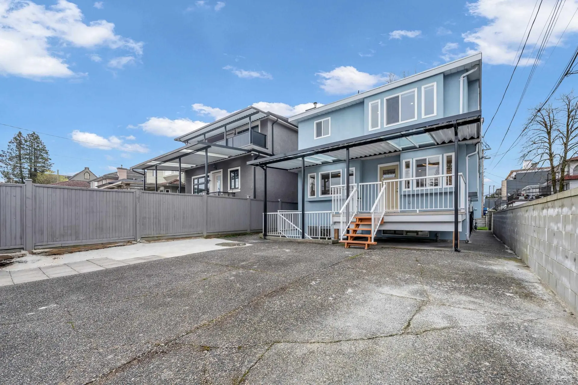 719 E 27th Avenue - Image 3