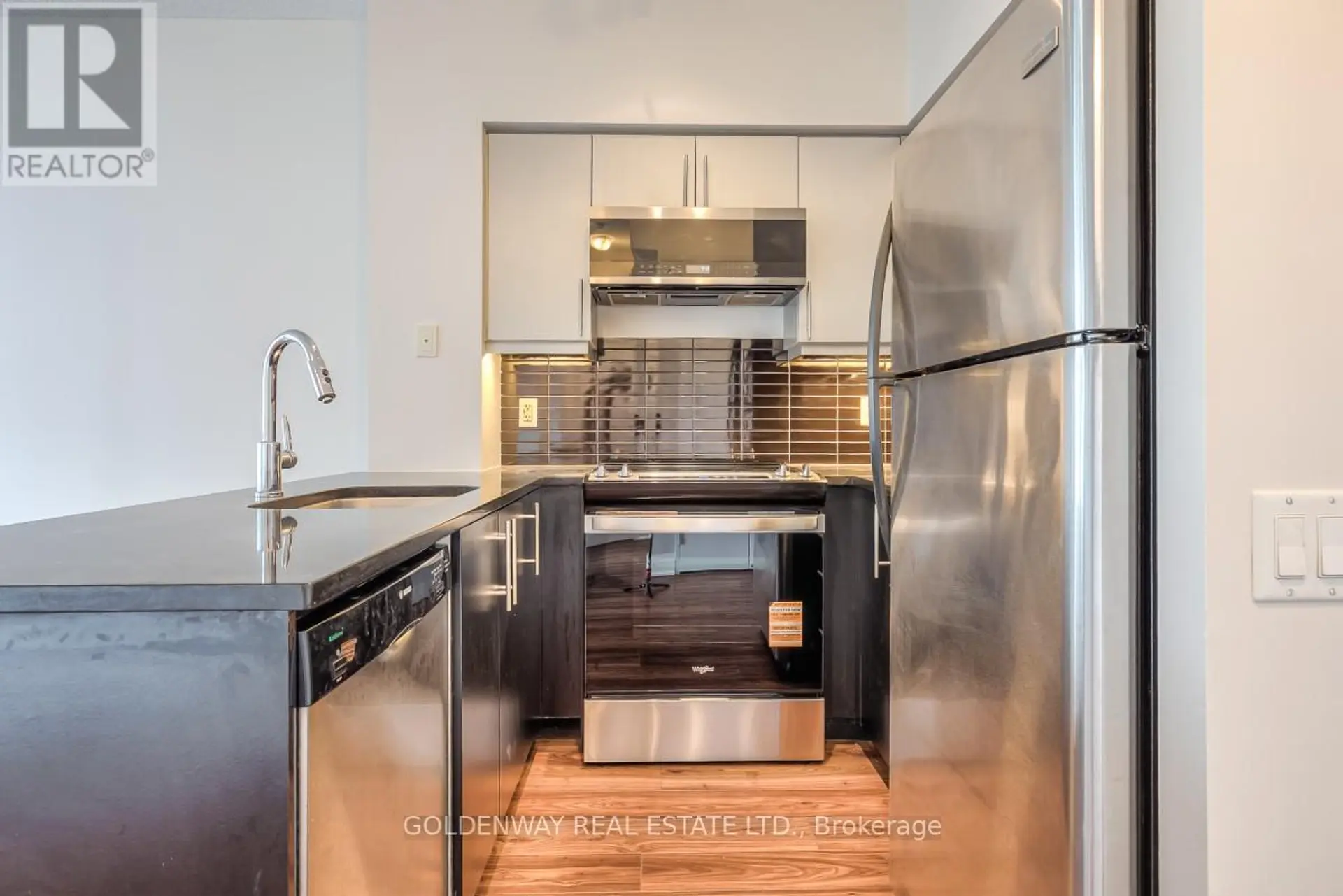 #401 83 REDPATH AVENUE - Image 7