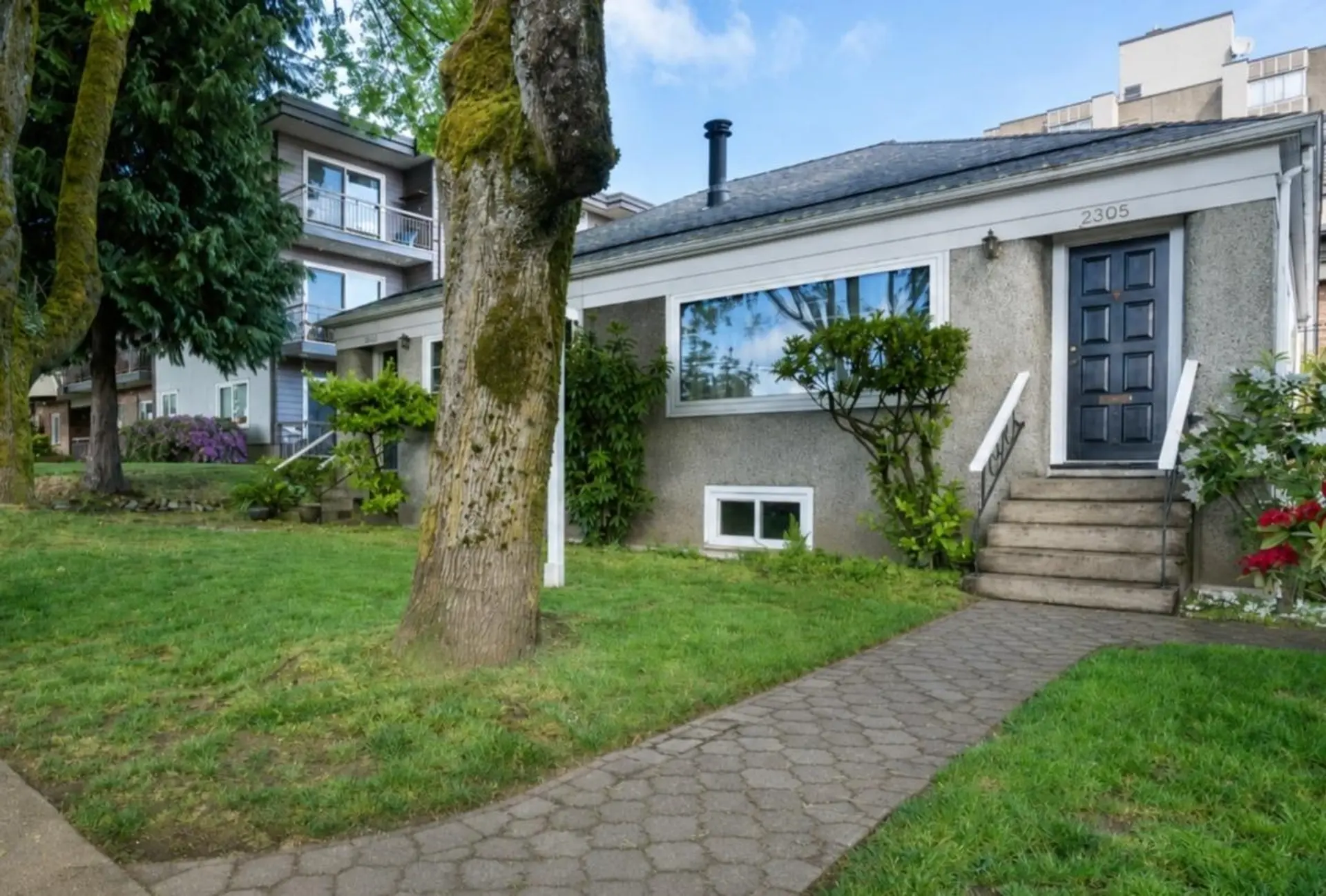 Property at 2305 W 3rd Avenue, Vancouver, BC