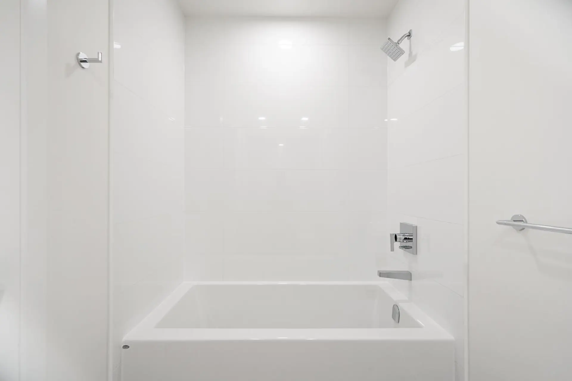 #1602 518 Clarke Road - Image 16