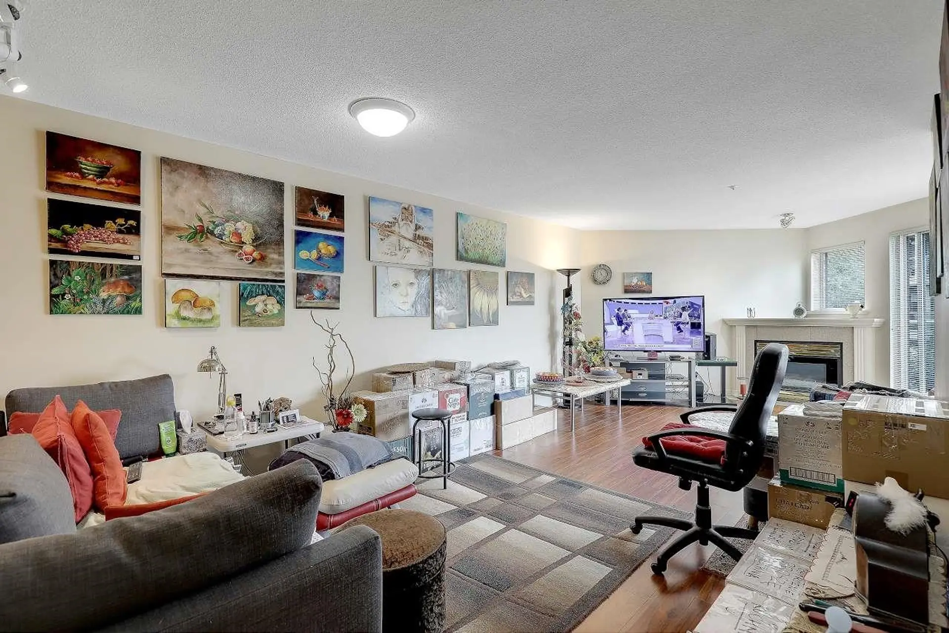 #307 70 Richmond Street - Image 2